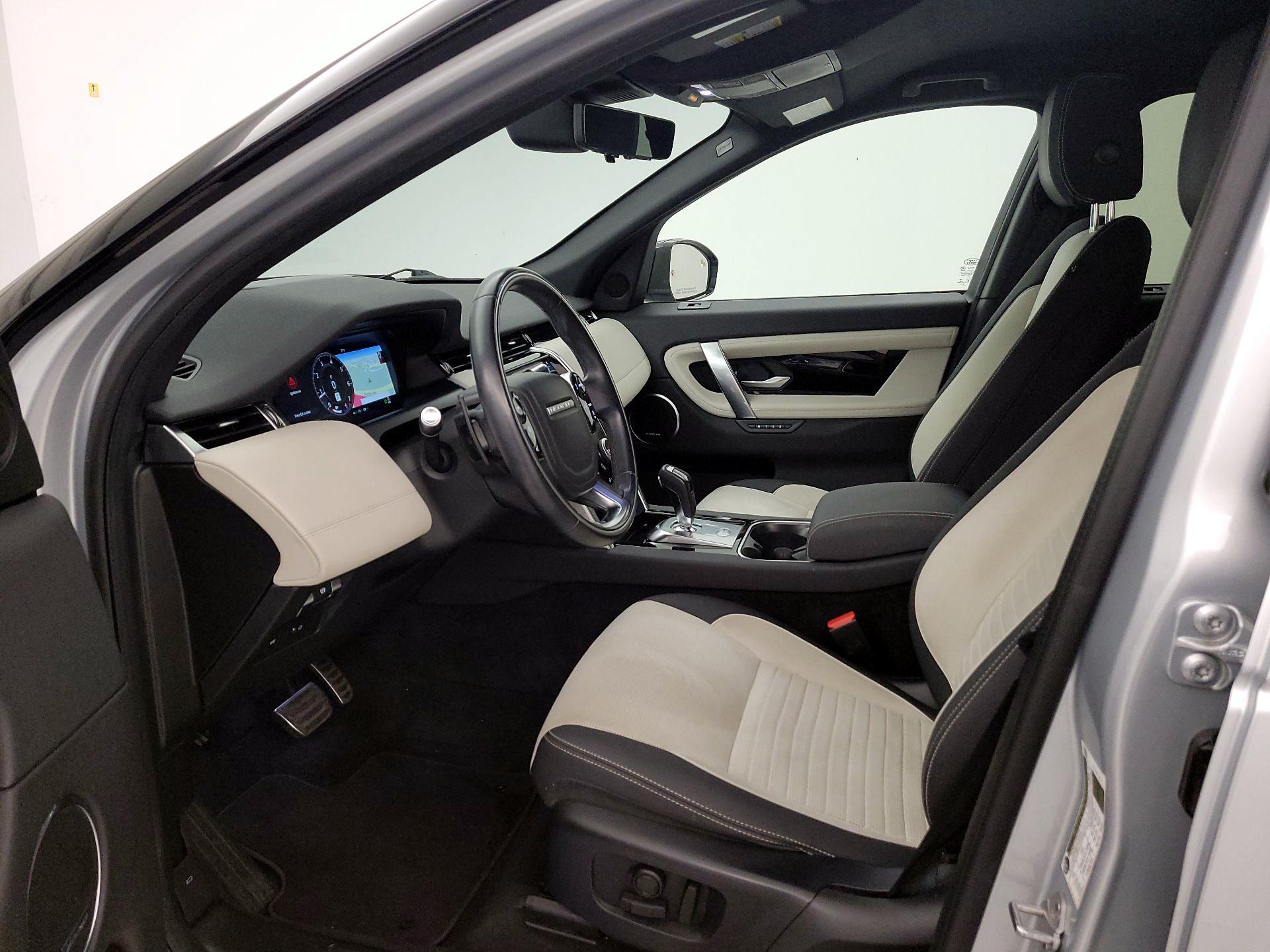 Thumbnail: 2020 Land Rover Discovery Sport - 11