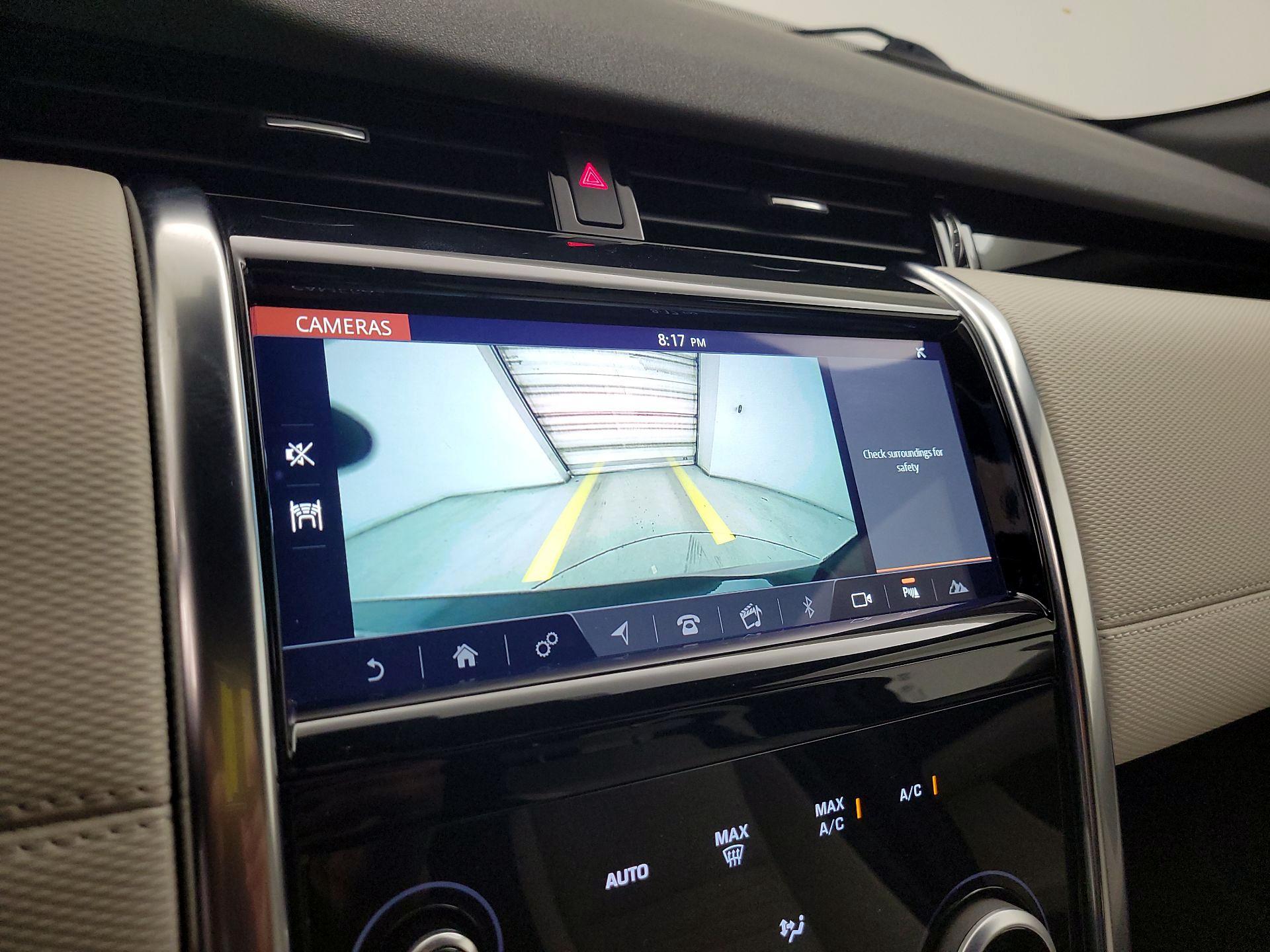 Thumbnail: 2020 Land Rover Discovery Sport - 14