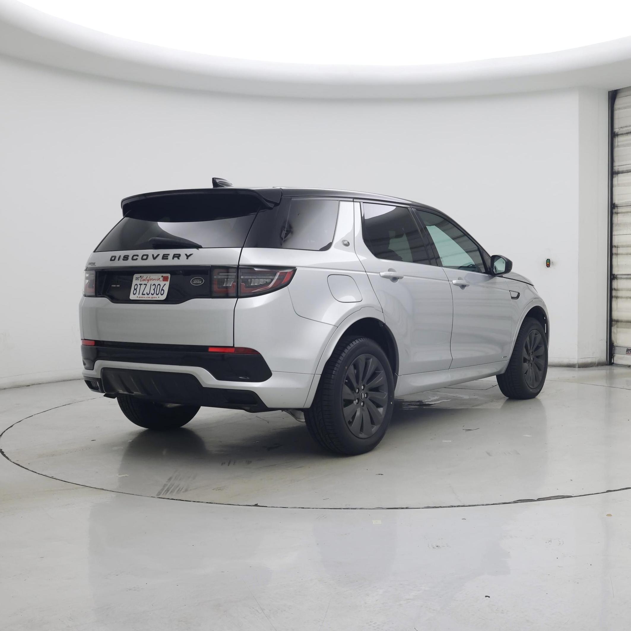 Thumbnail: 2020 Land Rover Discovery Sport - 8