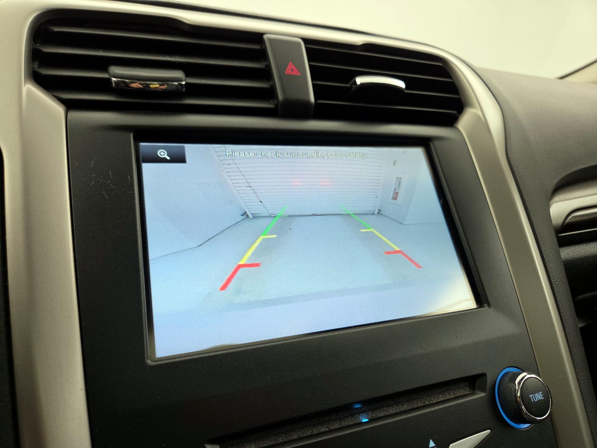 Thumbnail: 2015 Ford Fusion - 14