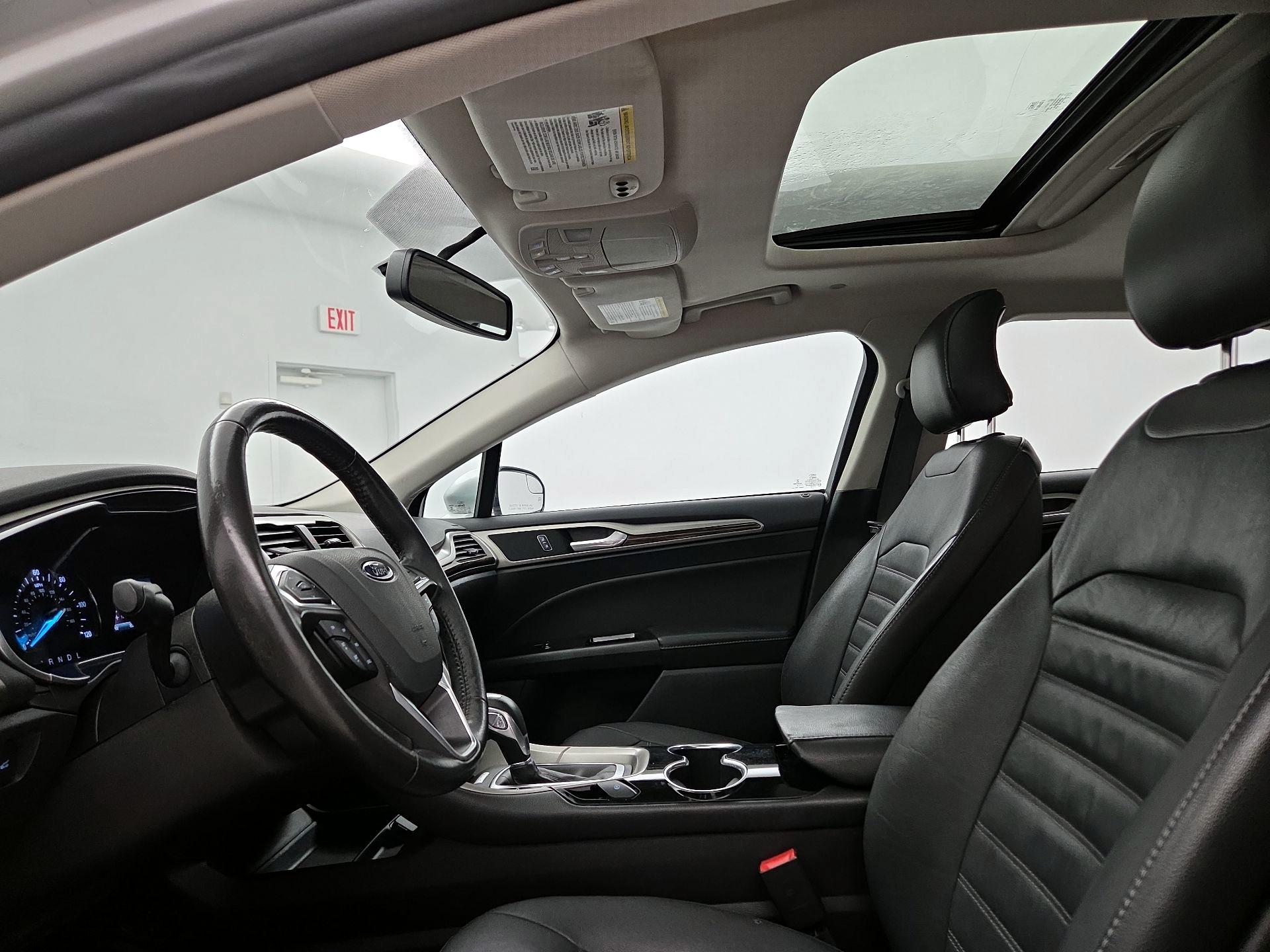 Thumbnail: 2015 Ford Fusion - 18