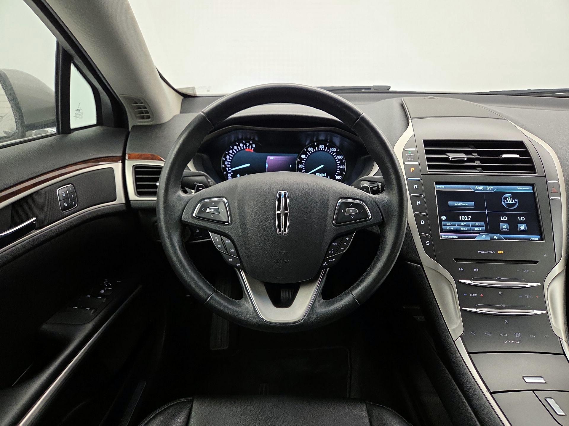 Thumbnail: 2016 Lincoln MKZ - 10