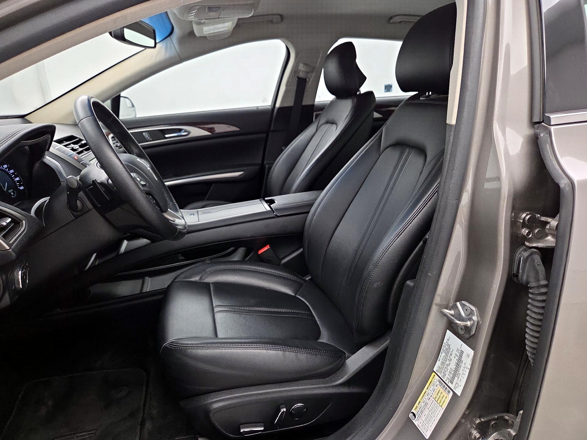 Thumbnail: 2016 Lincoln MKZ - 11