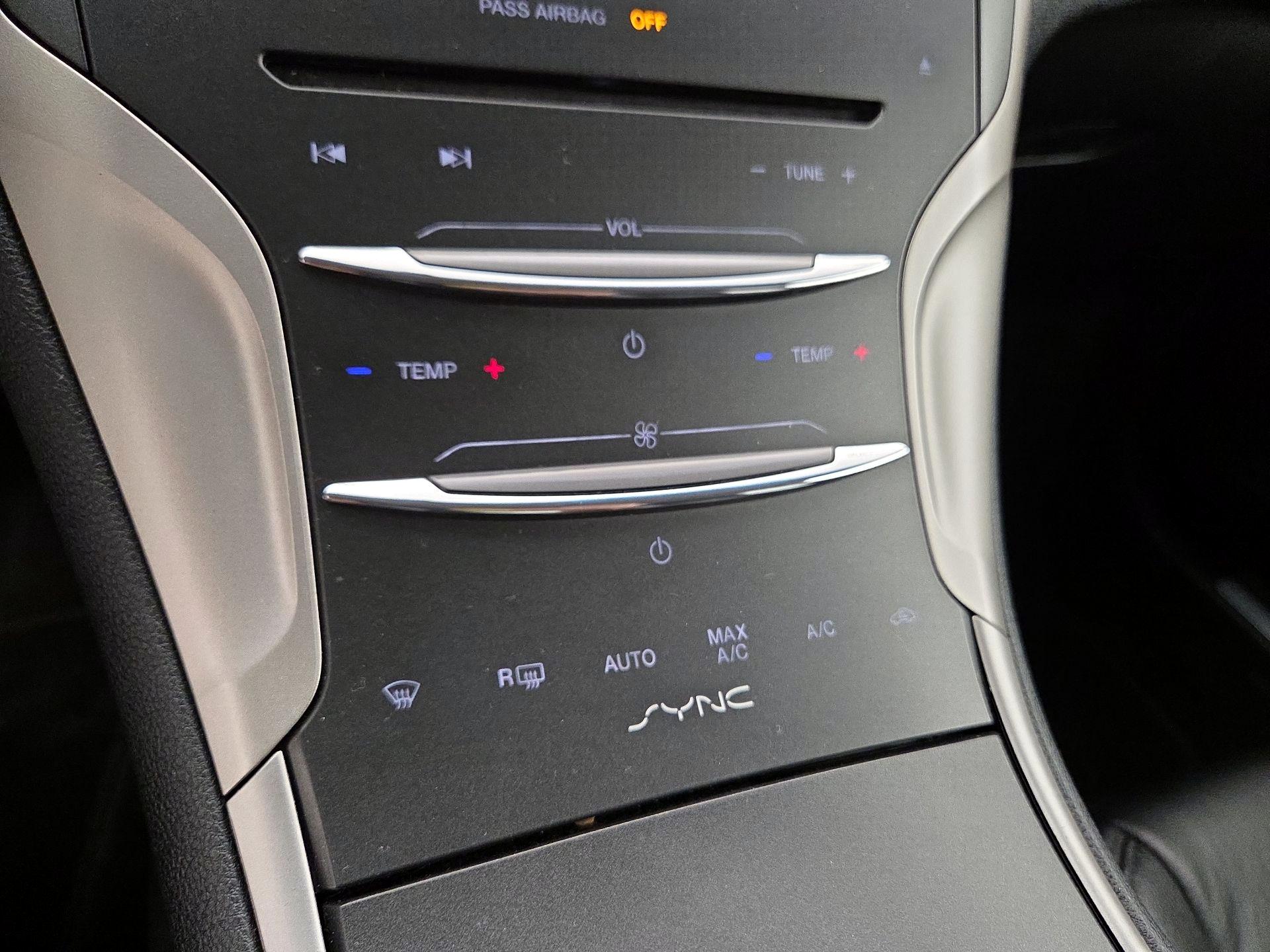 Thumbnail: 2016 Lincoln MKZ - 16