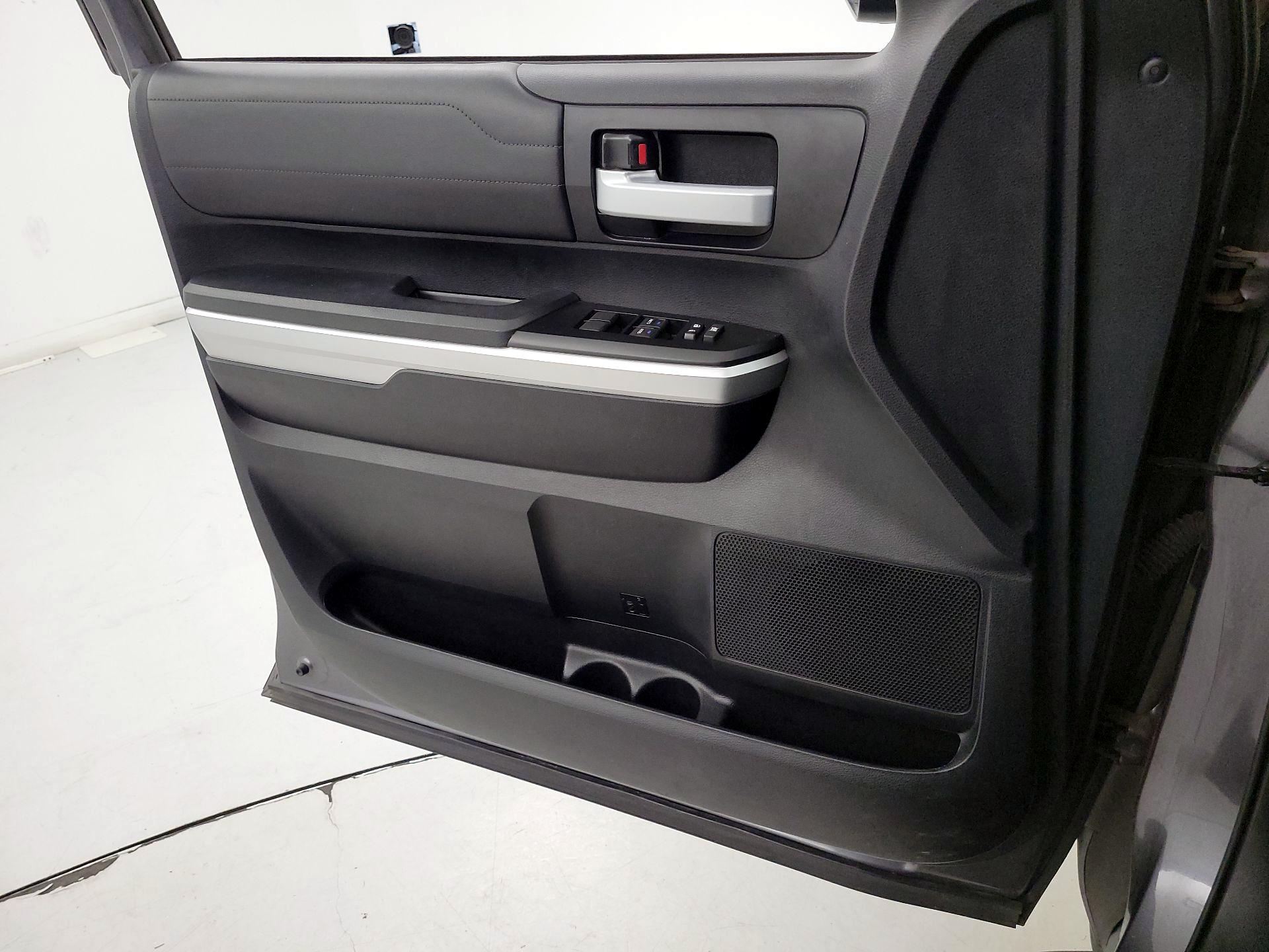 Thumbnail: 2017 Toyota Tundra - 12