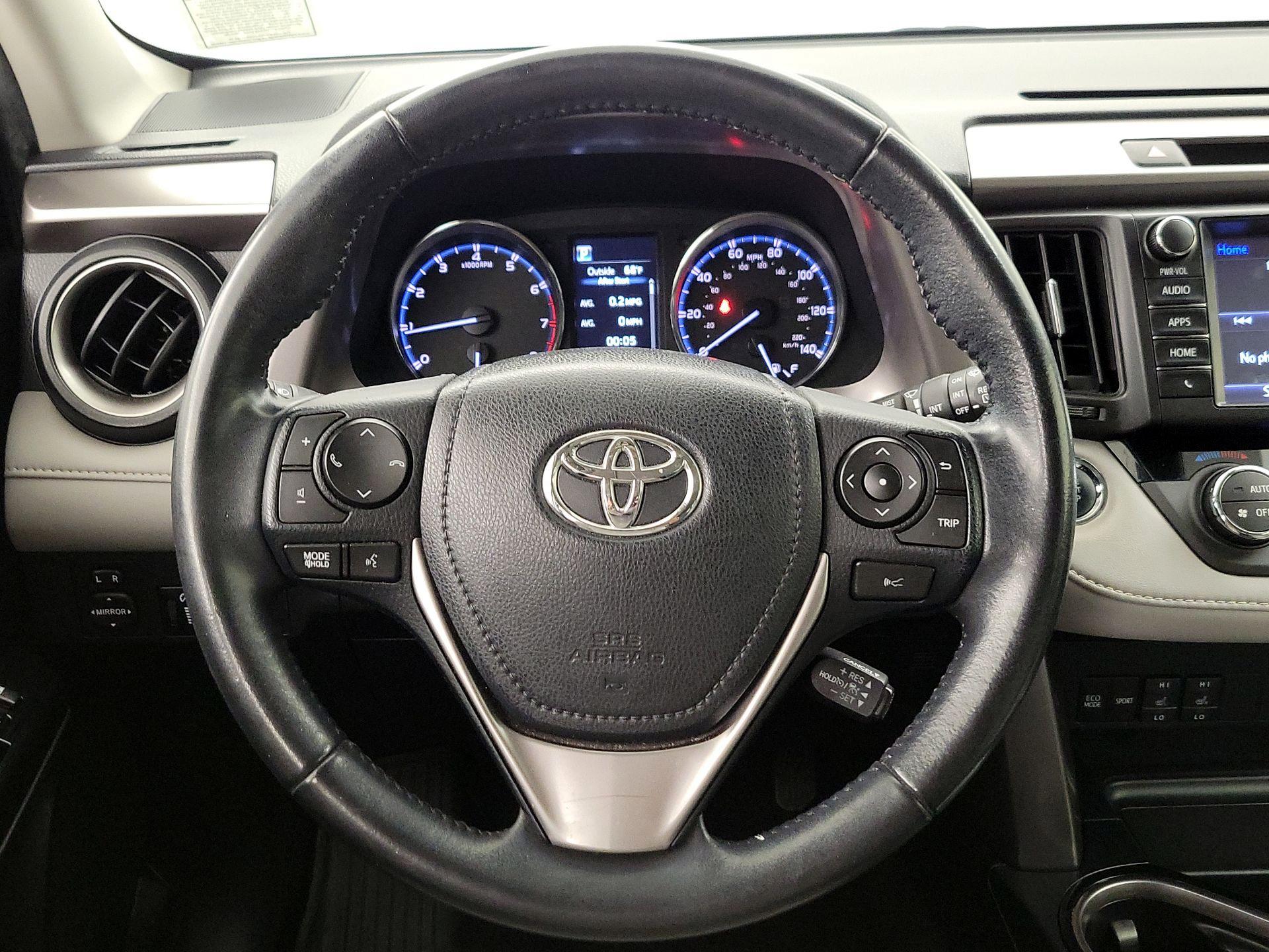 Thumbnail: 2018 Toyota RAV4 - 10