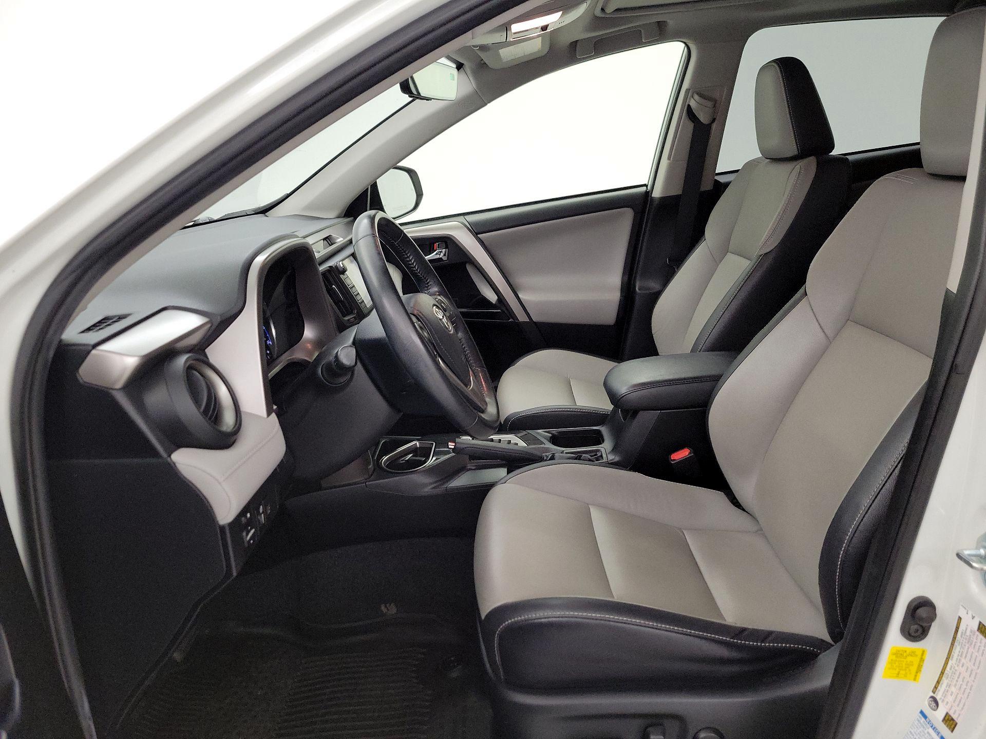 Thumbnail: 2018 Toyota RAV4 - 11