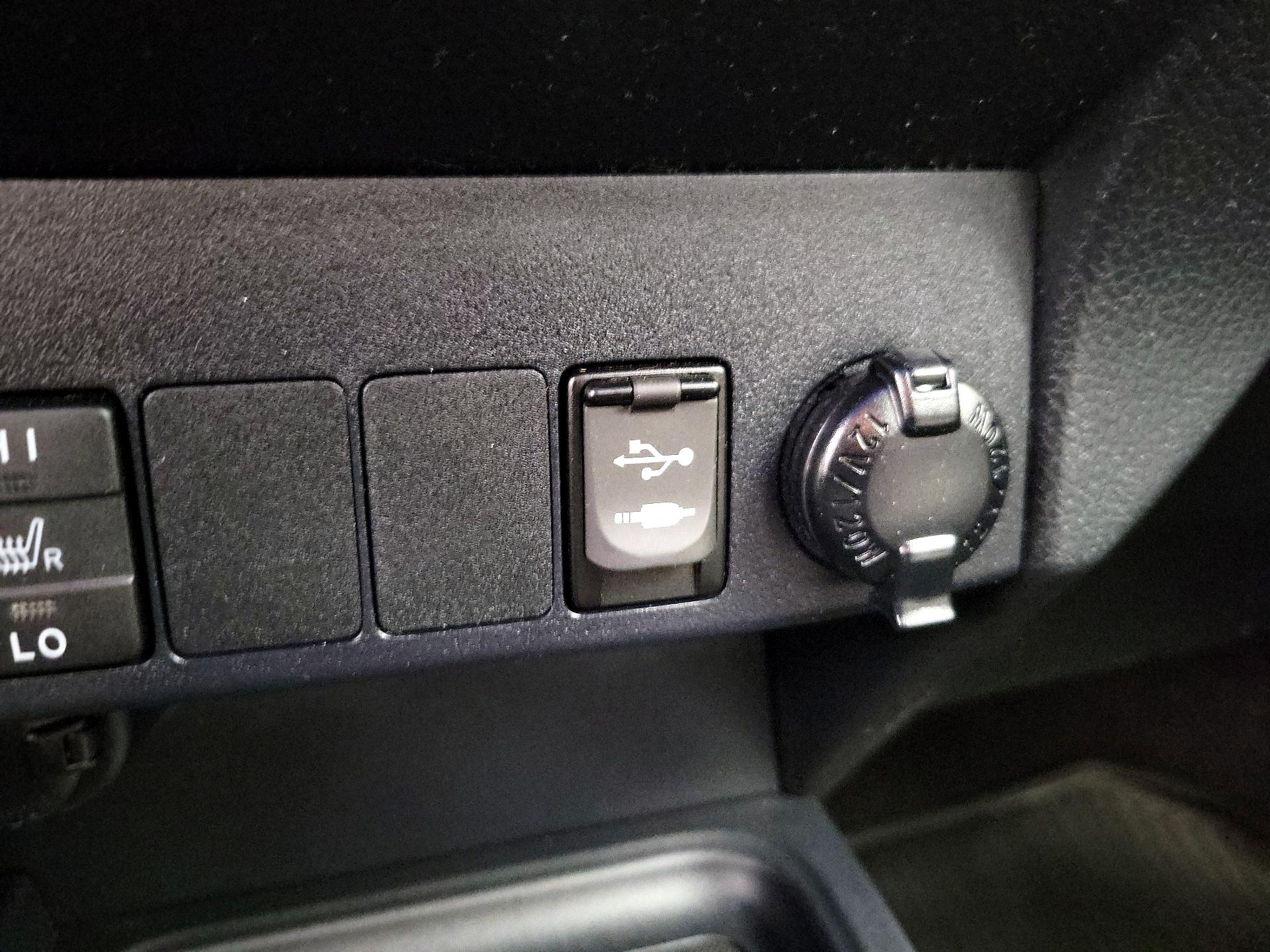 Thumbnail: 2018 Toyota RAV4 - 19