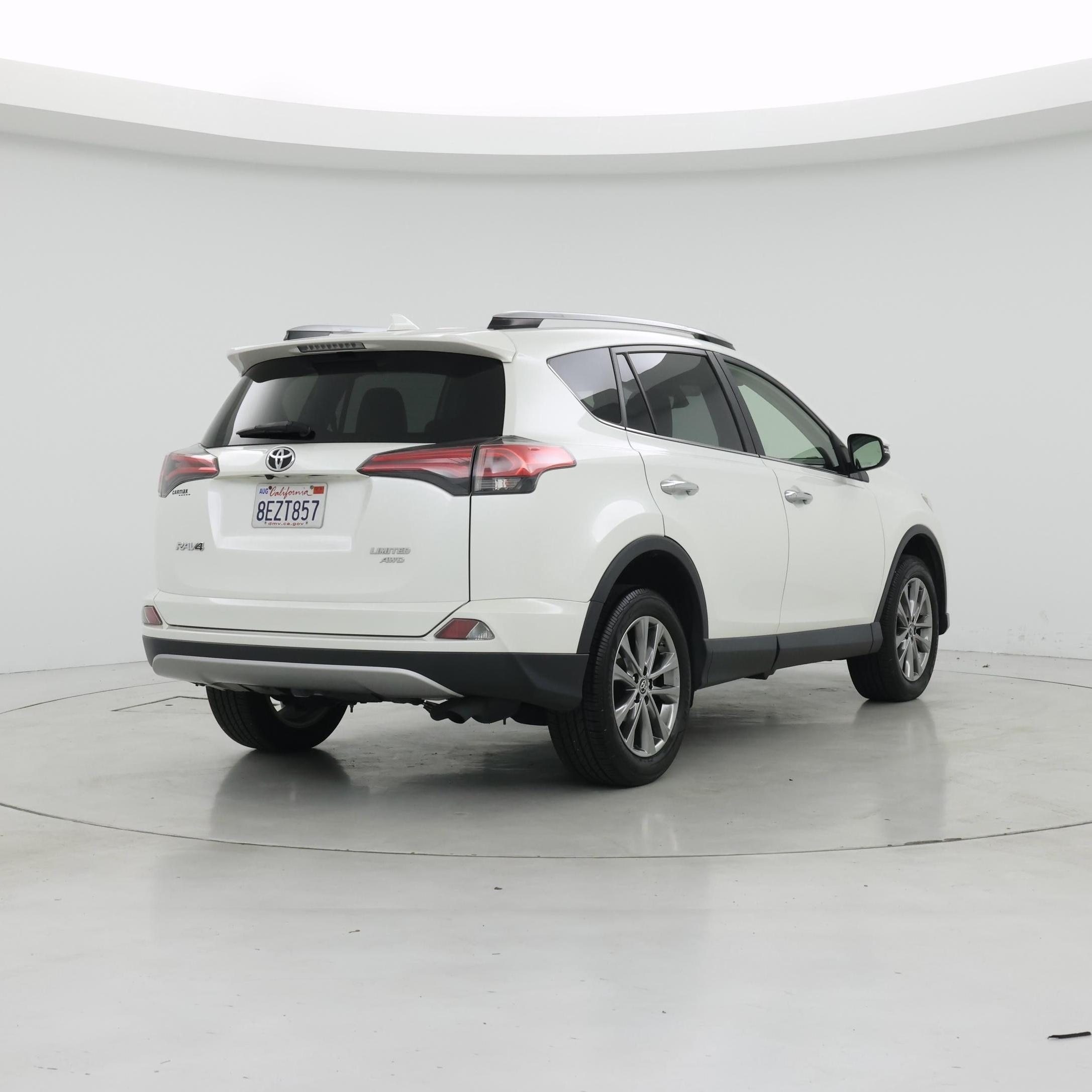 Thumbnail: 2018 Toyota RAV4 - 8