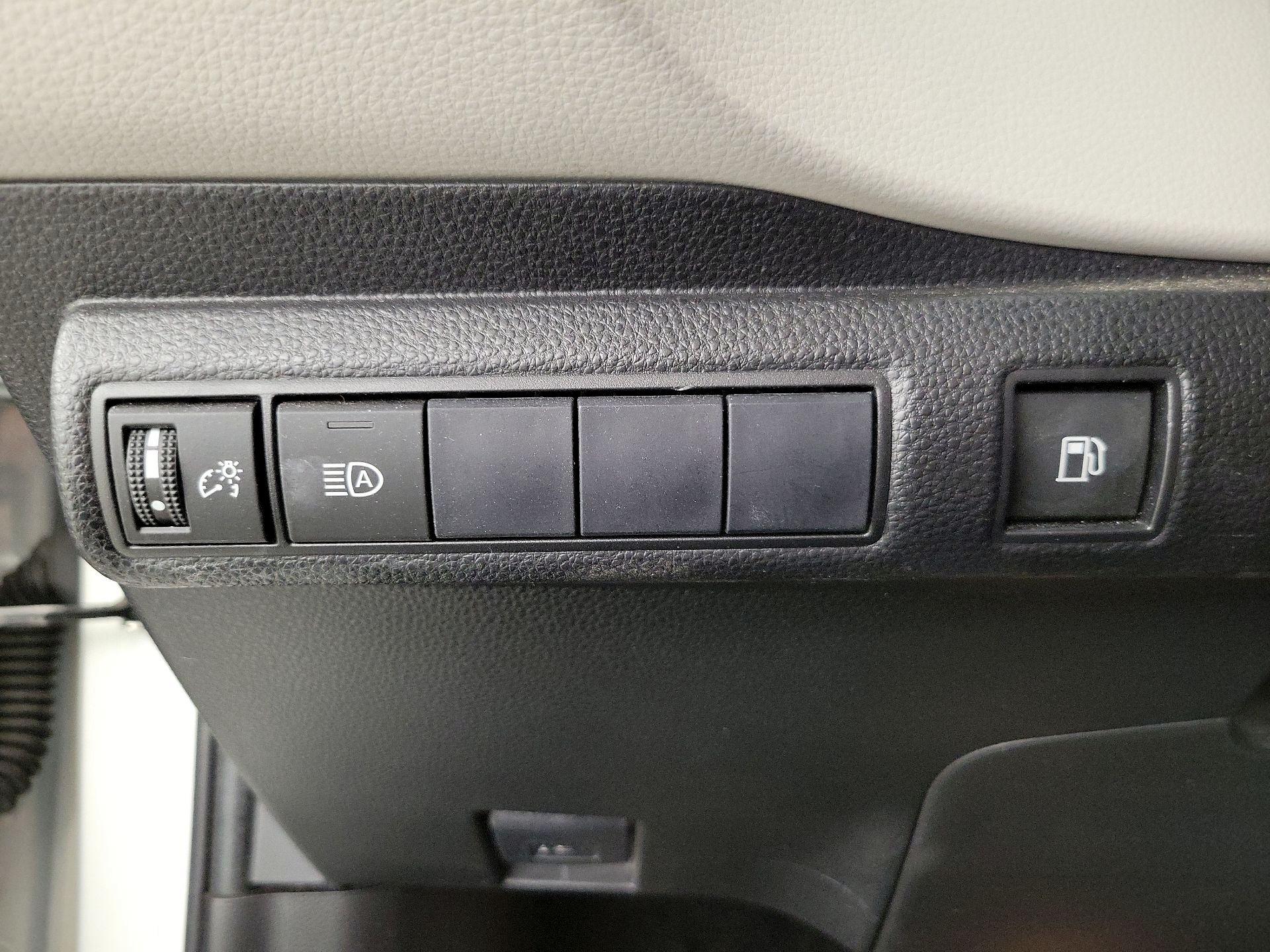 Thumbnail: 2021 Toyota Corolla - 13