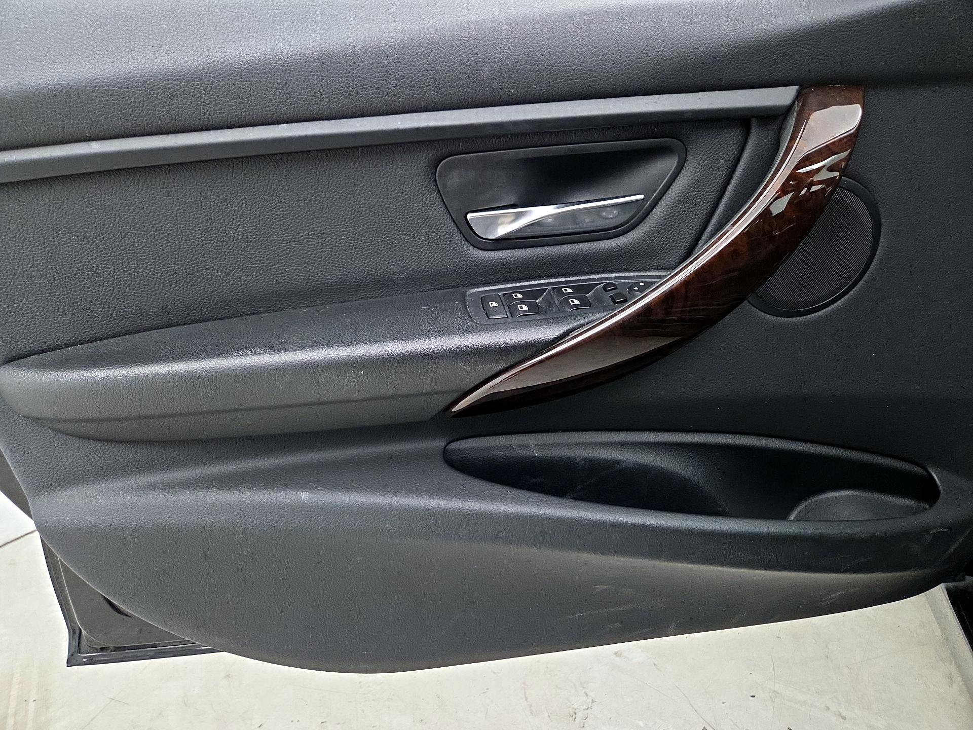 Thumbnail: 2015 BMW 3 Series - 12