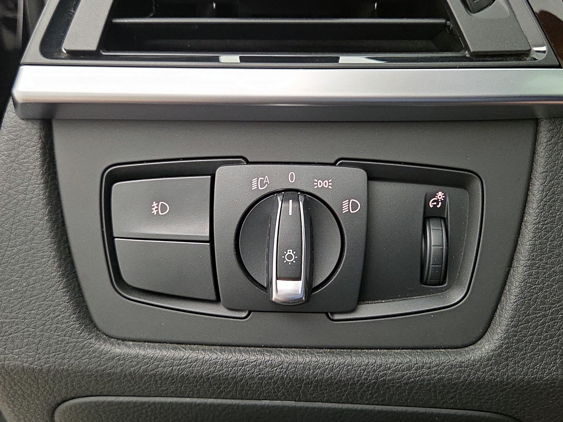 Thumbnail: 2015 BMW 3 Series - 13