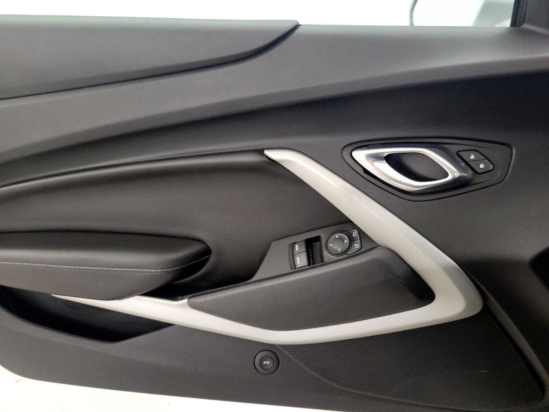 Thumbnail: 2018 Chevrolet Camaro - 12