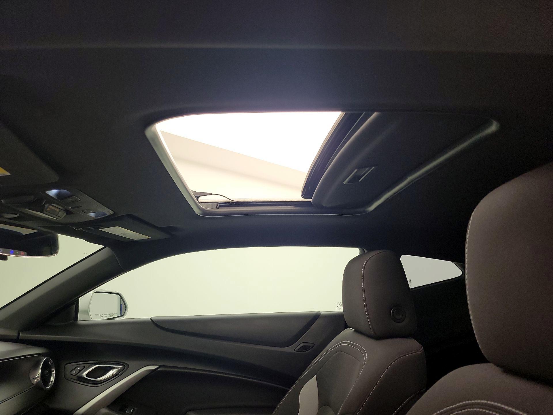 Thumbnail: 2018 Chevrolet Camaro - 19