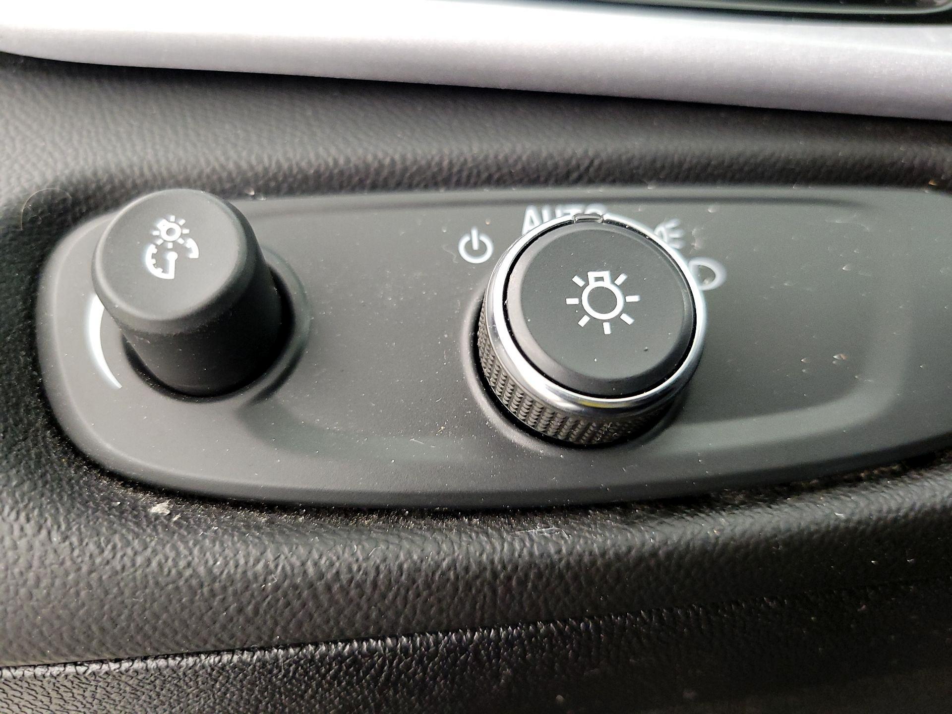 Thumbnail: 2018 Chevrolet Volt - 13