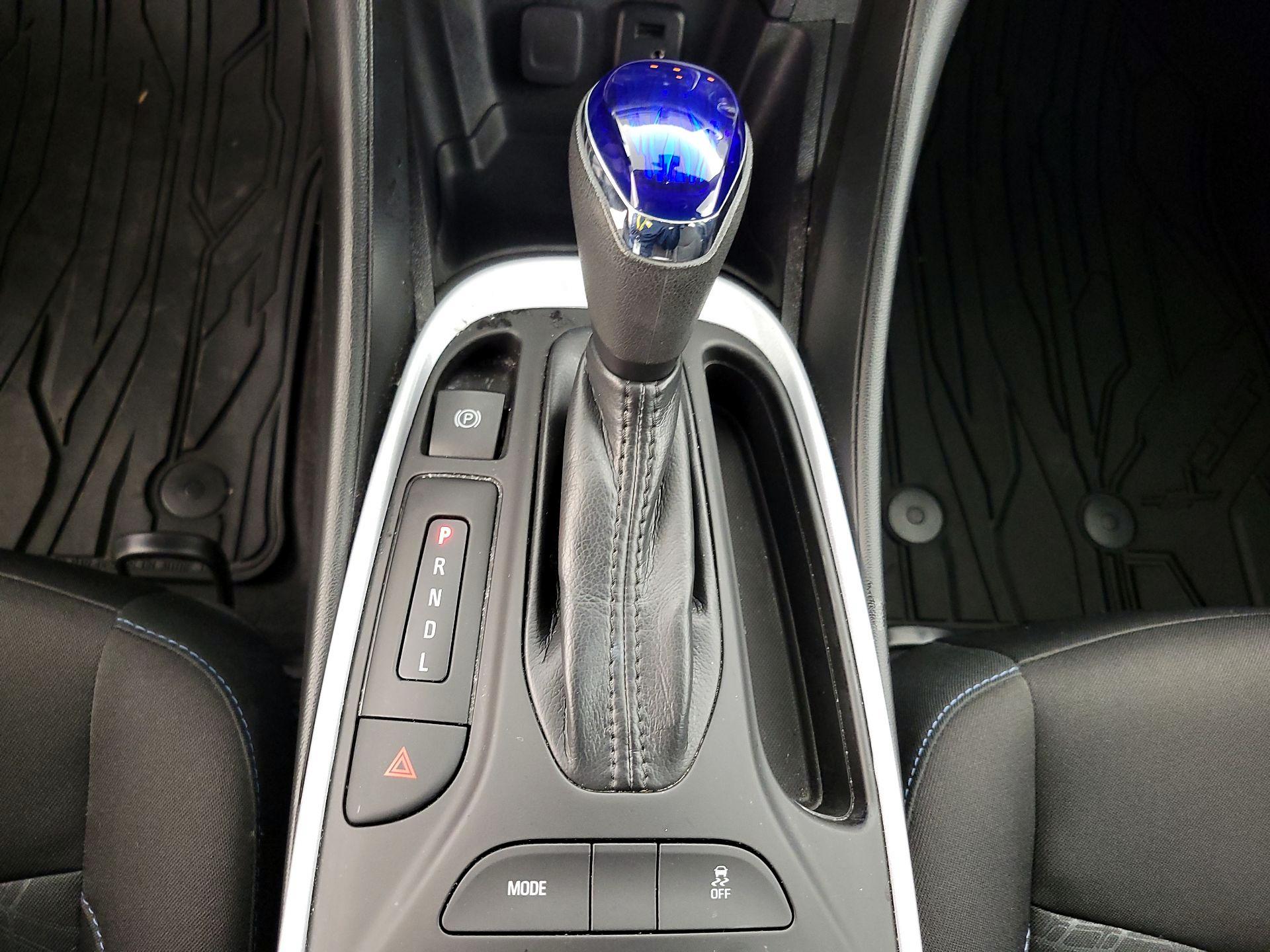 Thumbnail: 2018 Chevrolet Volt - 17