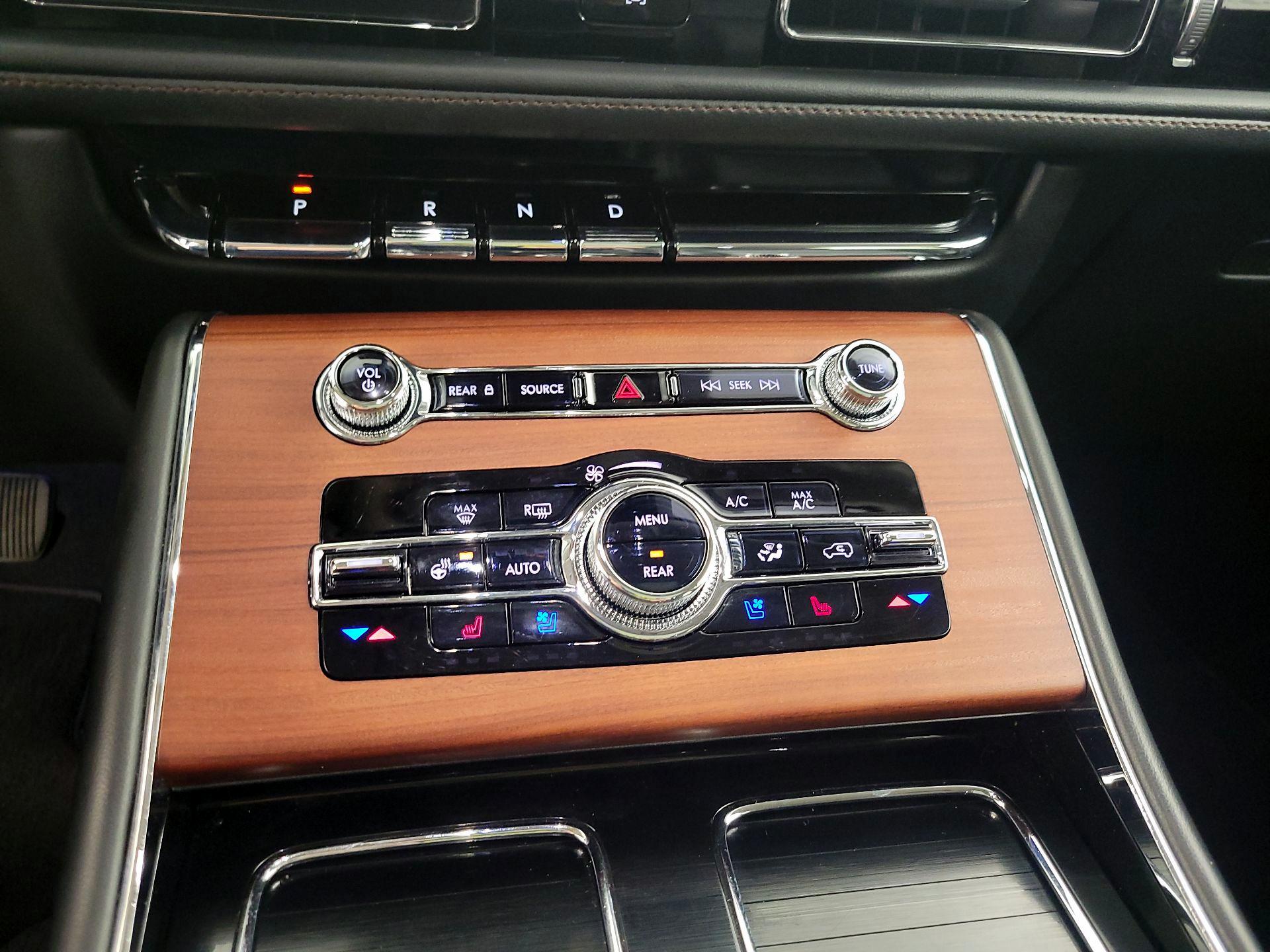 Thumbnail: 2023 Lincoln Aviator - 17