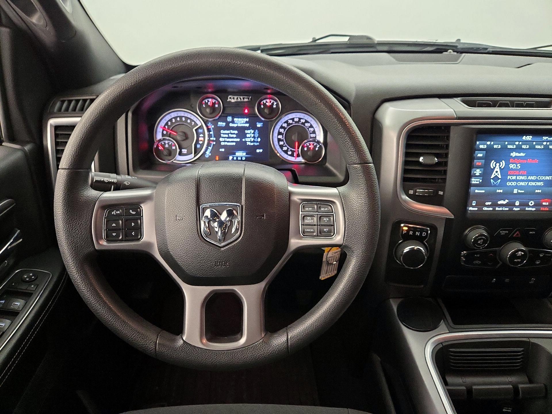 Thumbnail: 2021 RAM 1500 Classic - 10