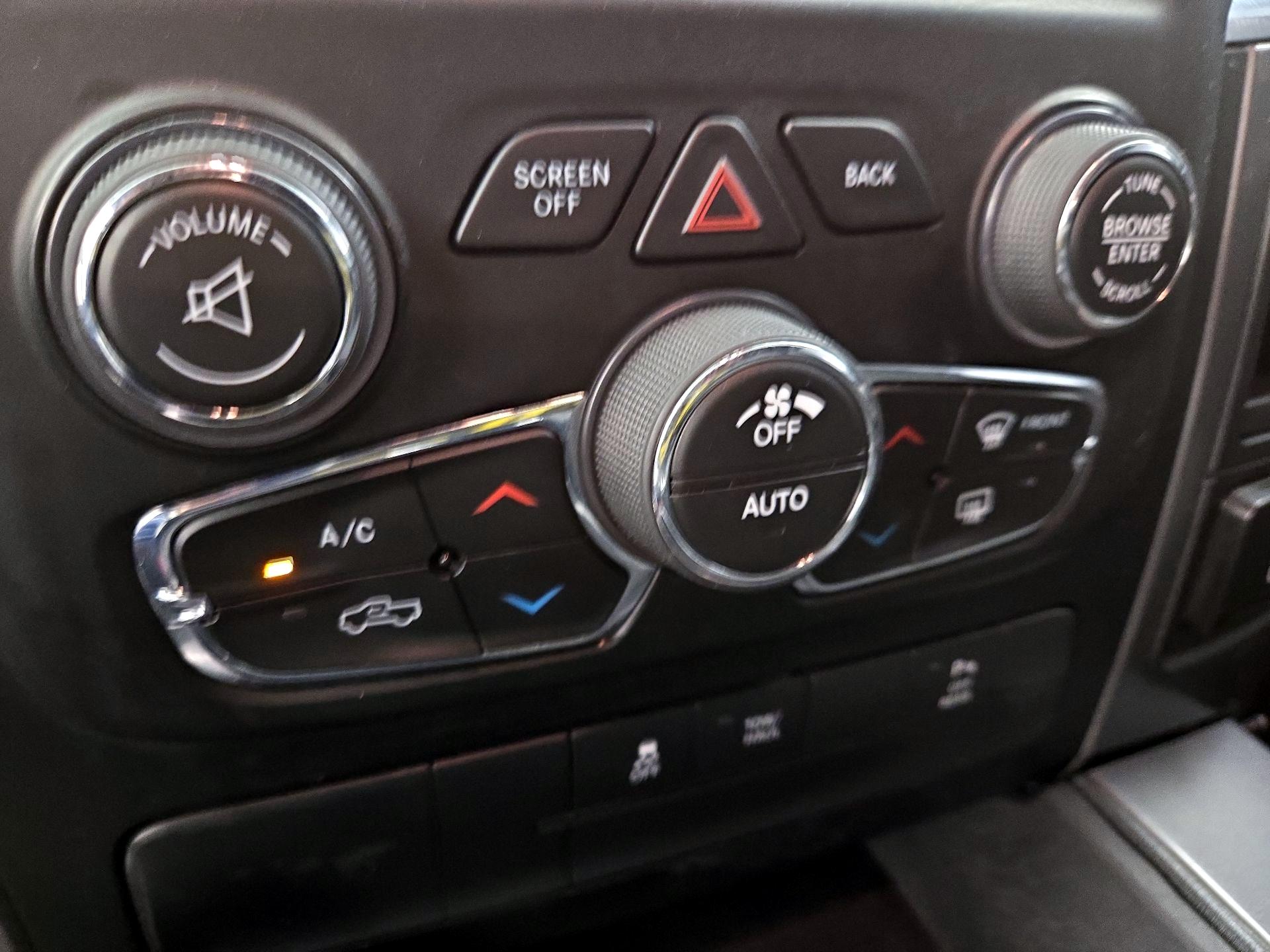 Thumbnail: 2021 RAM 1500 Classic - 16