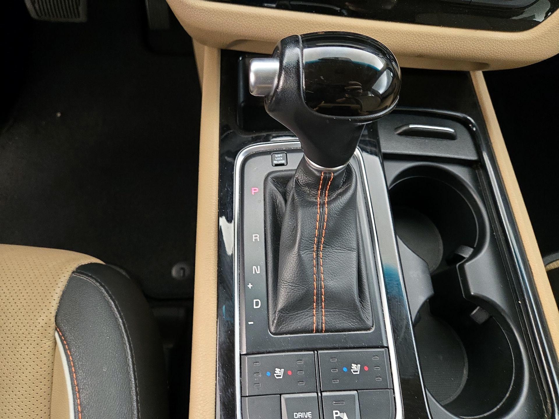 Thumbnail: 2015 Kia Sedona - 18