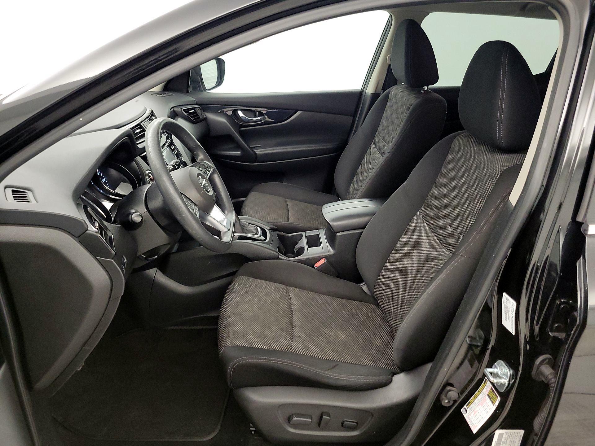 Thumbnail: 2018 Nissan Rogue Sport - 11