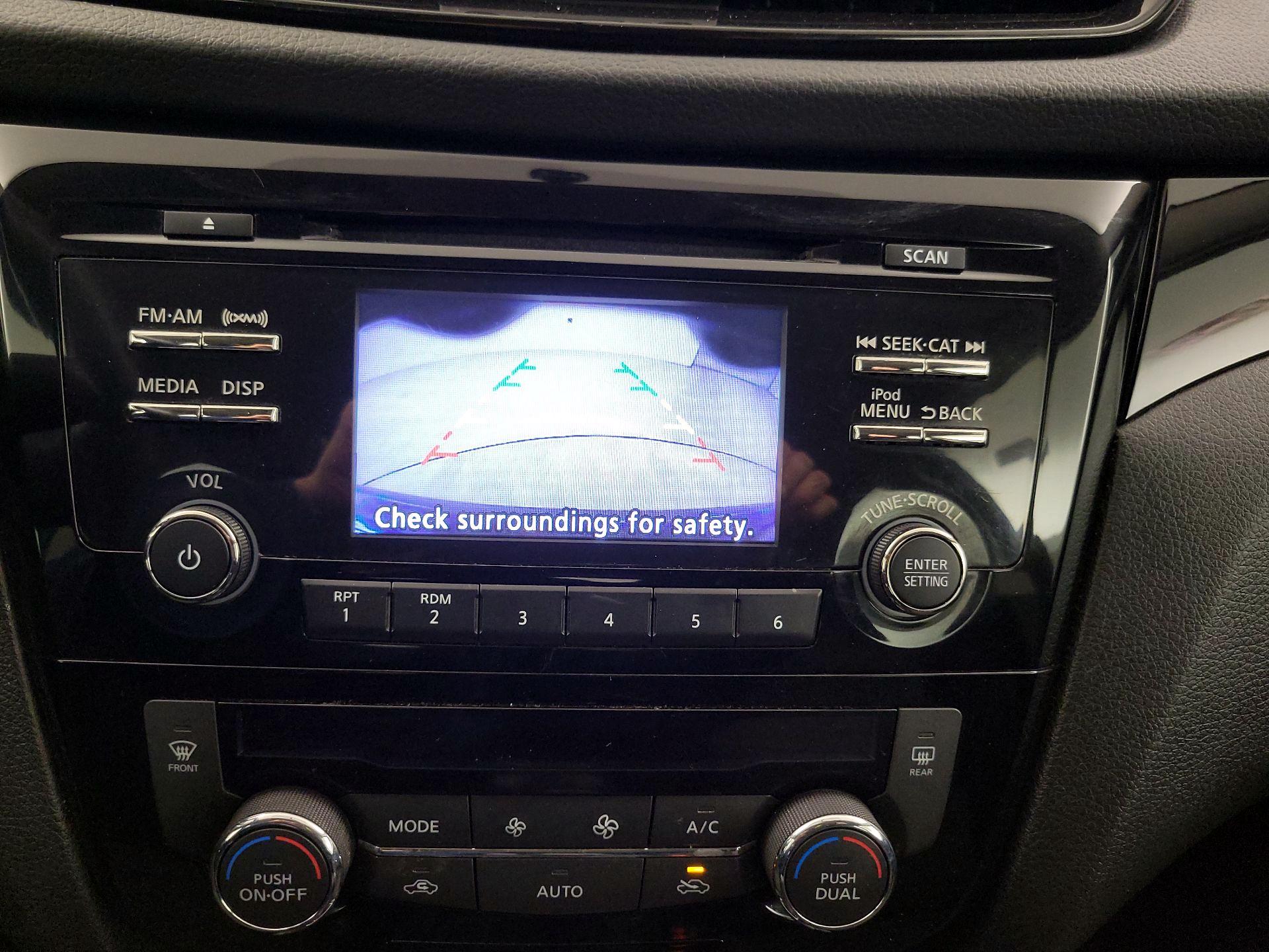 Thumbnail: 2018 Nissan Rogue Sport - 14