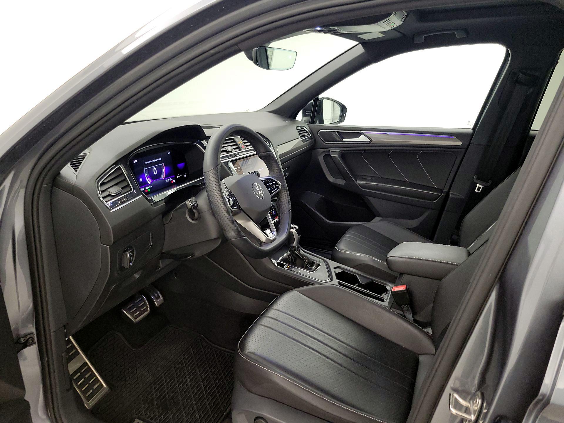 Thumbnail: 2022 Volkswagen Tiguan - 11