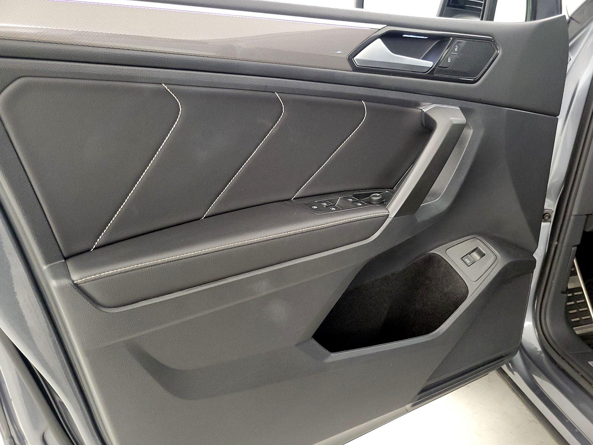 Thumbnail: 2022 Volkswagen Tiguan - 12