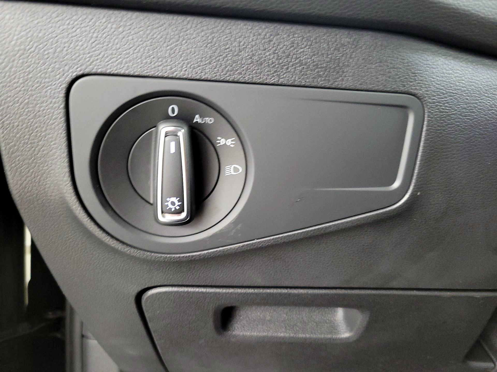 Thumbnail: 2022 Volkswagen Tiguan - 13