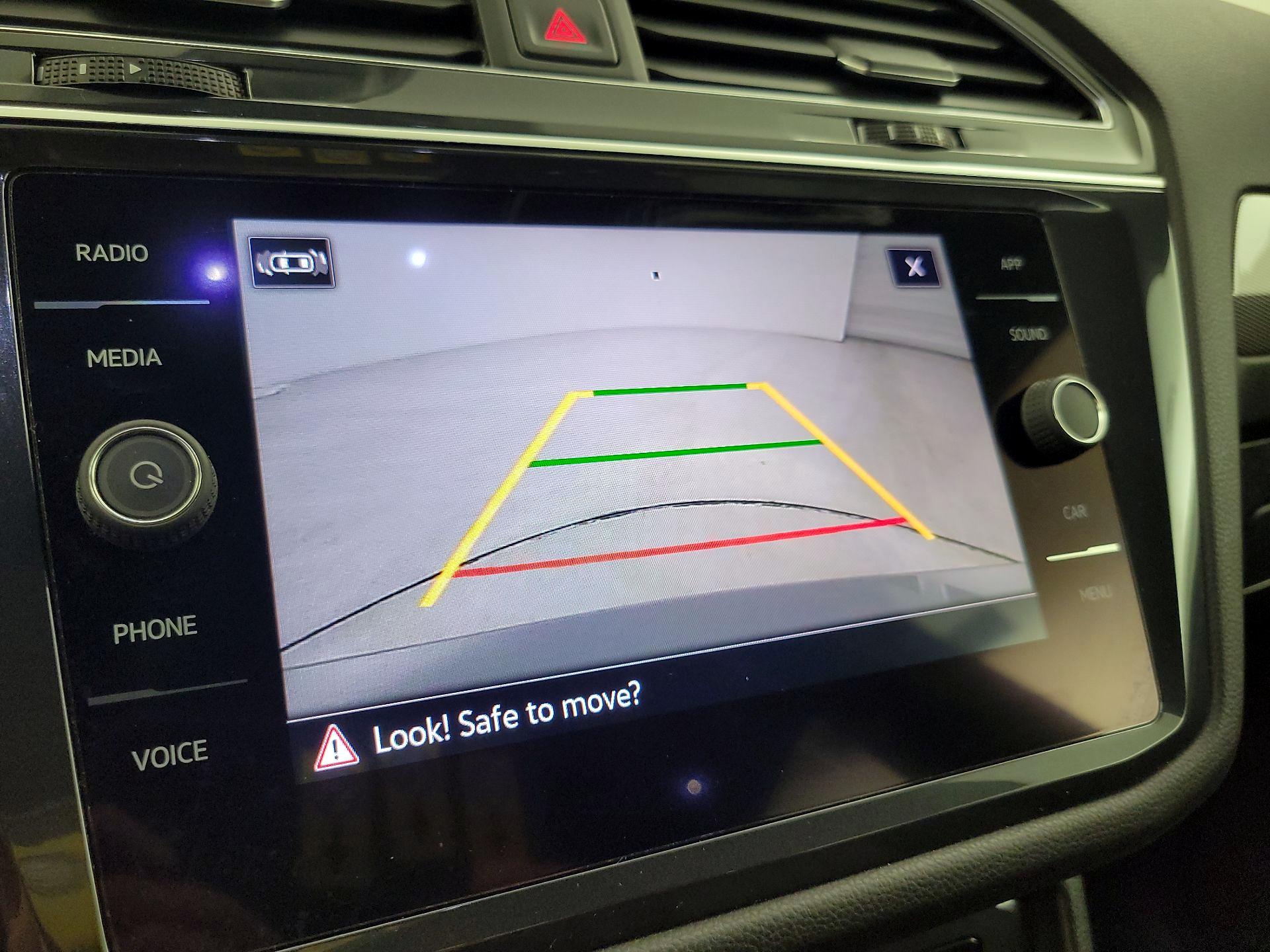 Thumbnail: 2022 Volkswagen Tiguan - 14