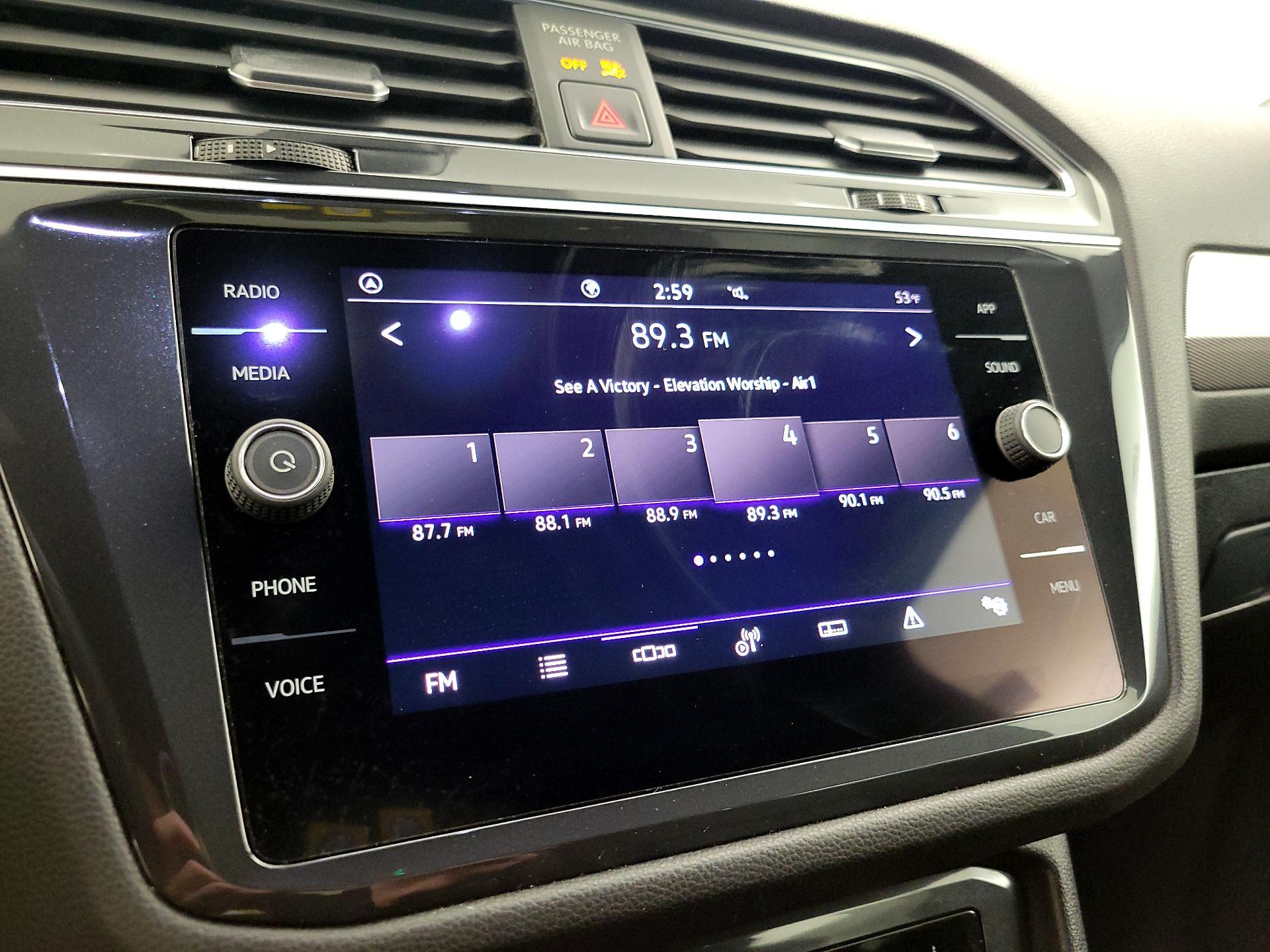 Thumbnail: 2022 Volkswagen Tiguan - 15