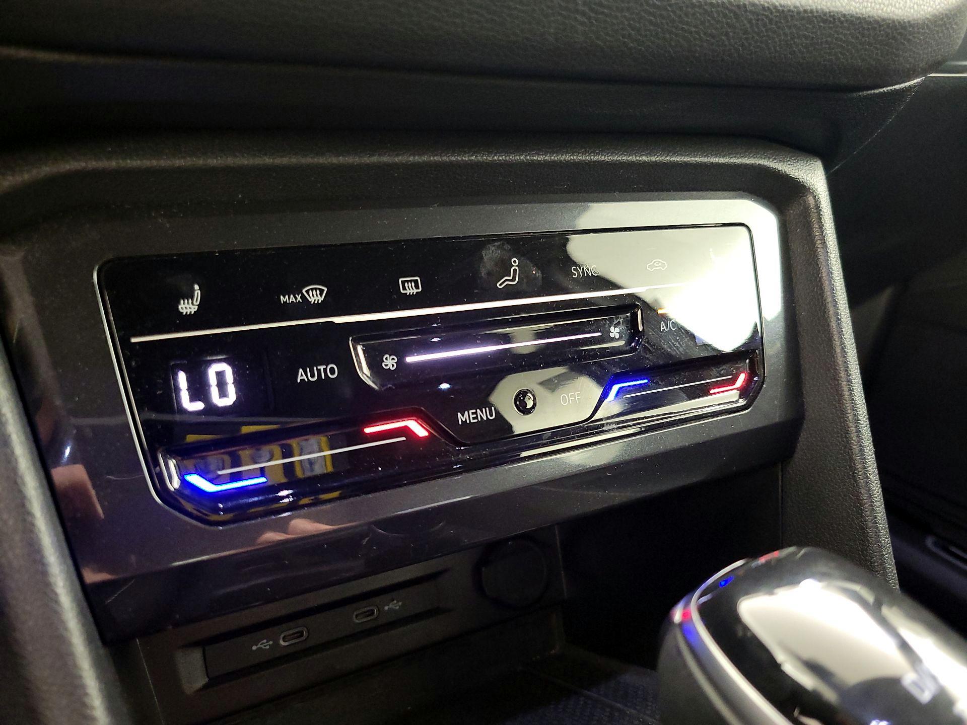 Thumbnail: 2022 Volkswagen Tiguan - 16