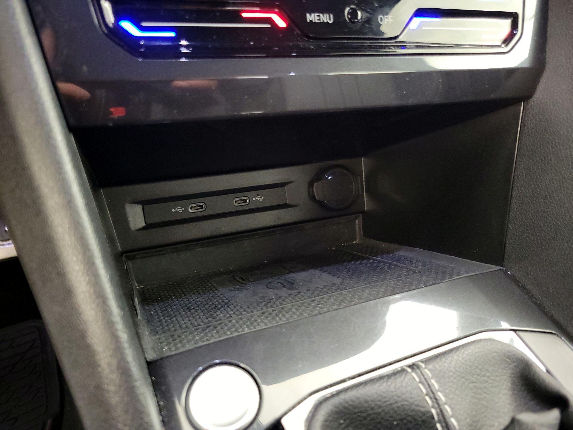 Thumbnail: 2022 Volkswagen Tiguan - 18