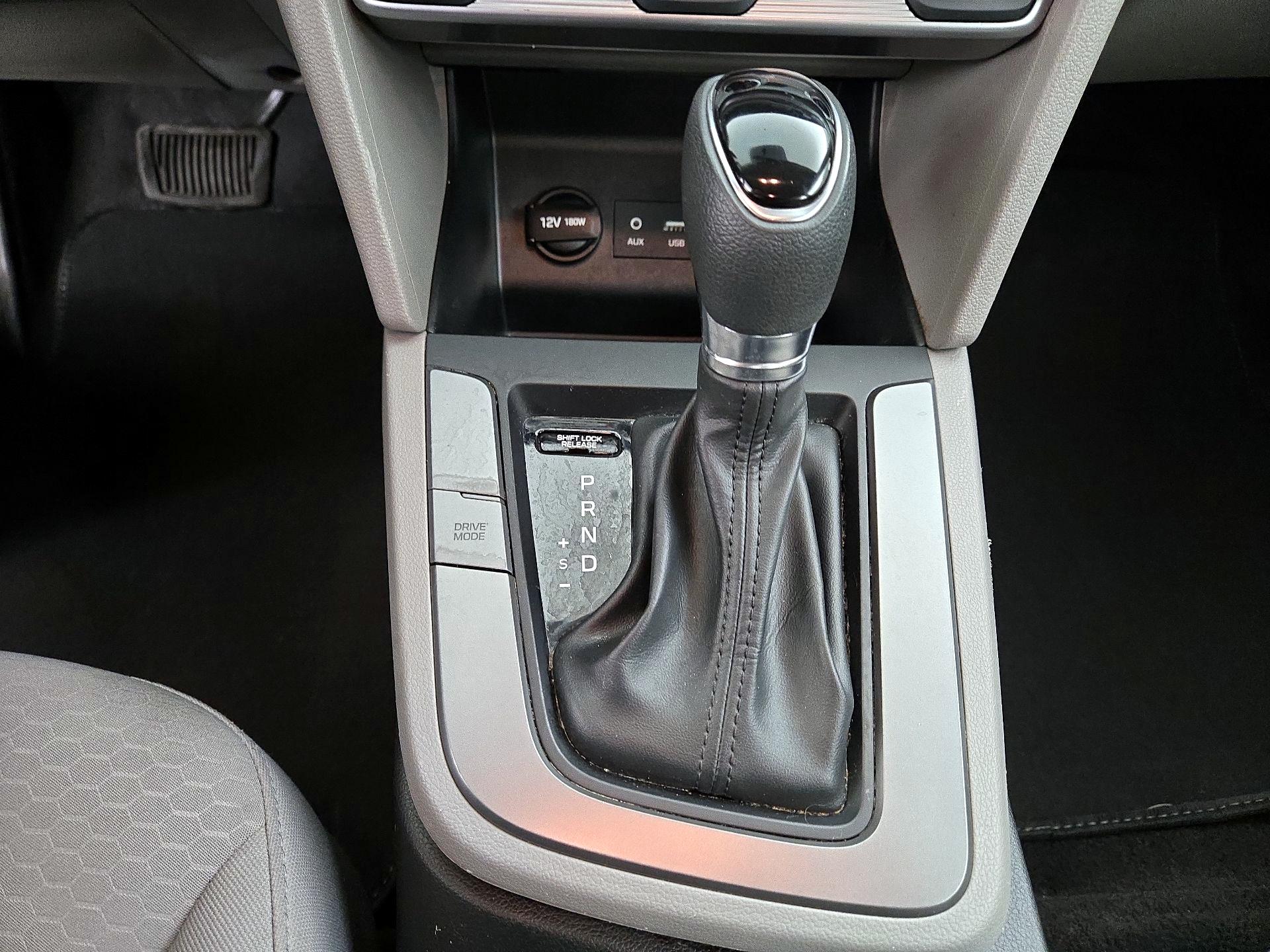 Thumbnail: 2019 Hyundai Elantra - 17