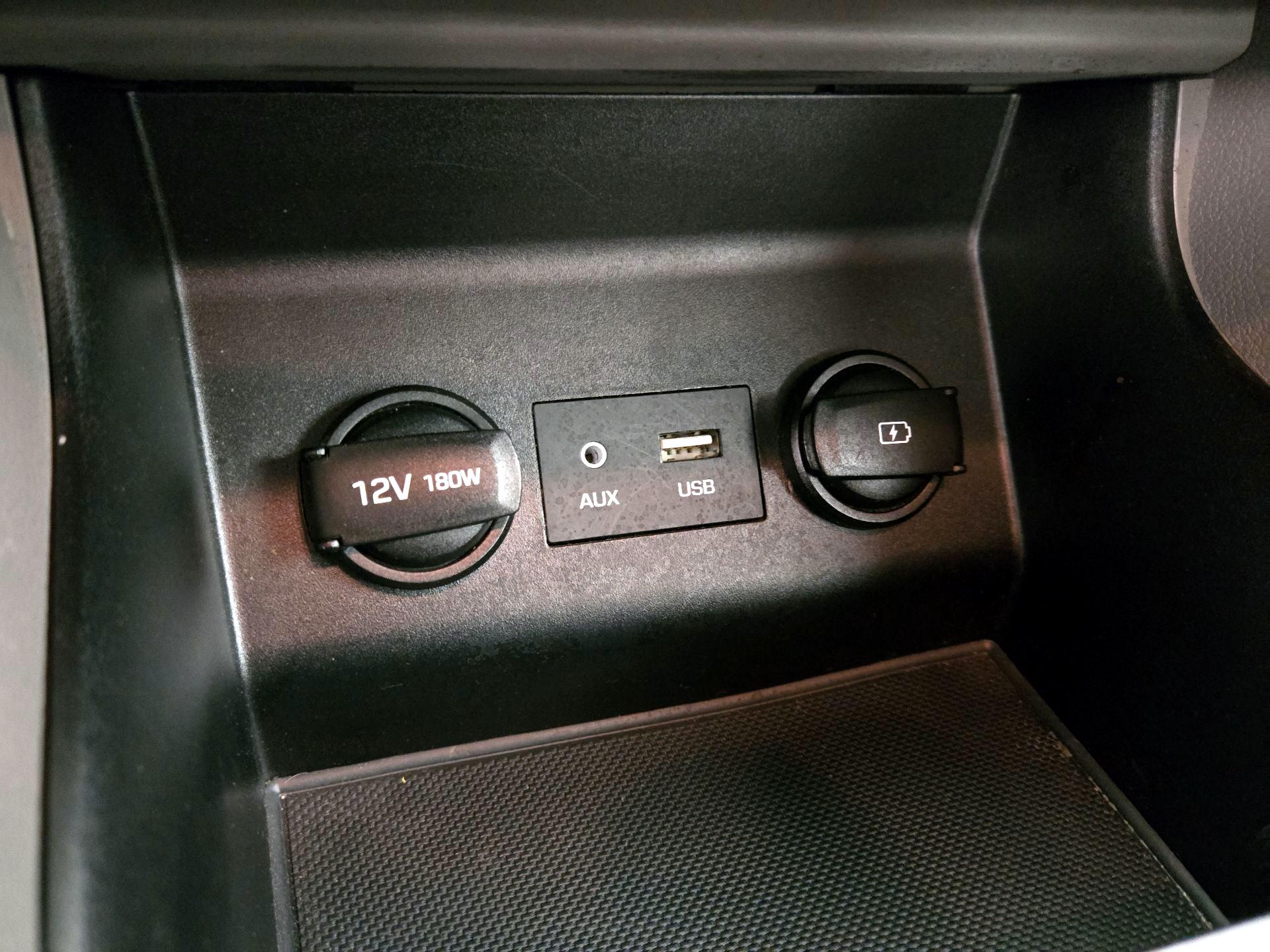 Thumbnail: 2019 Hyundai Elantra - 18