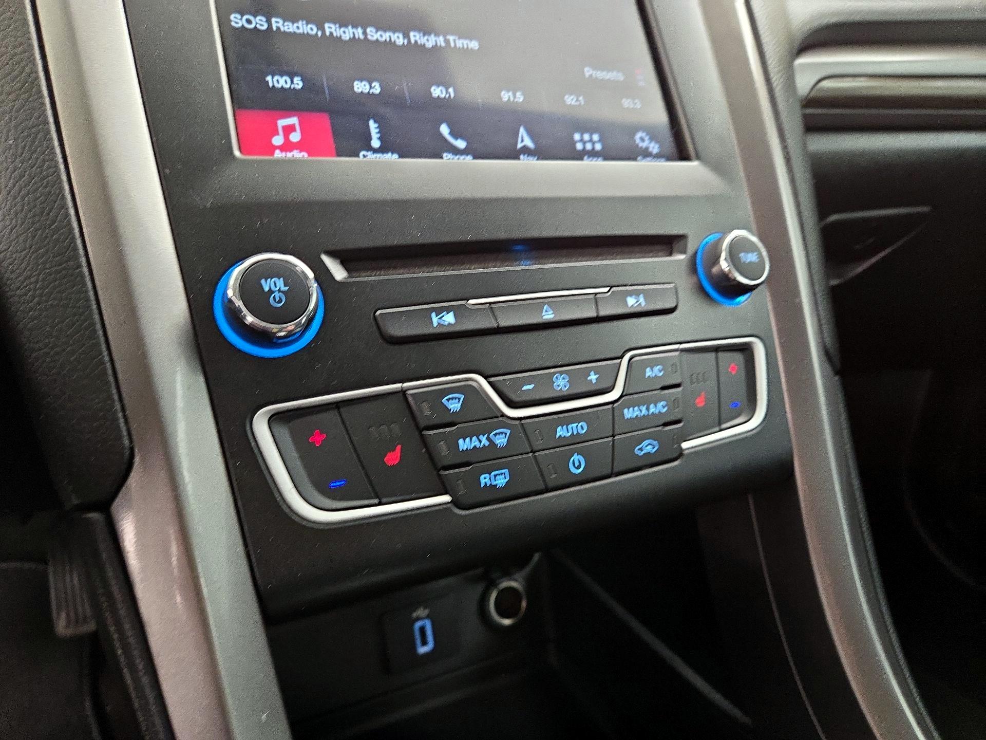 Thumbnail: 2017 Ford Fusion - 17