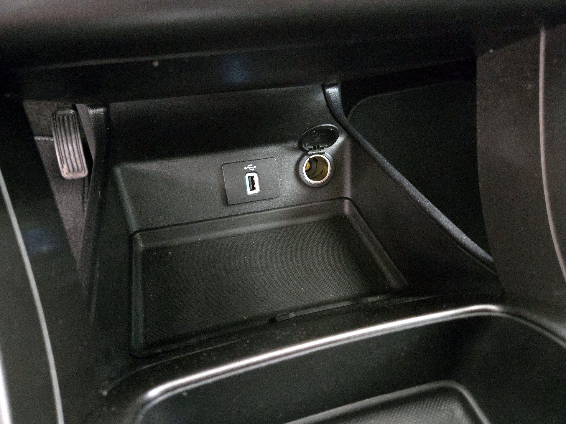 Thumbnail: 2017 Ford Fusion - 19