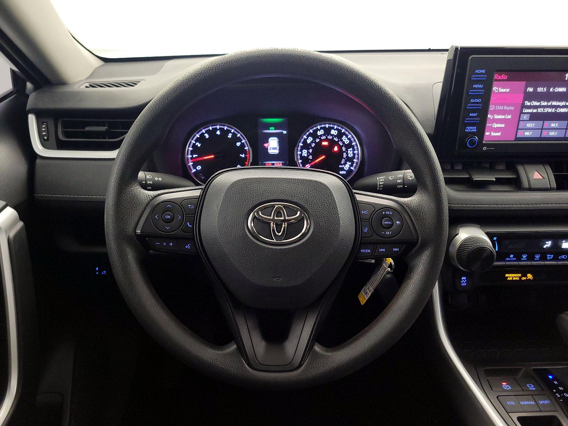 Thumbnail: 2022 Toyota RAV4 - 10