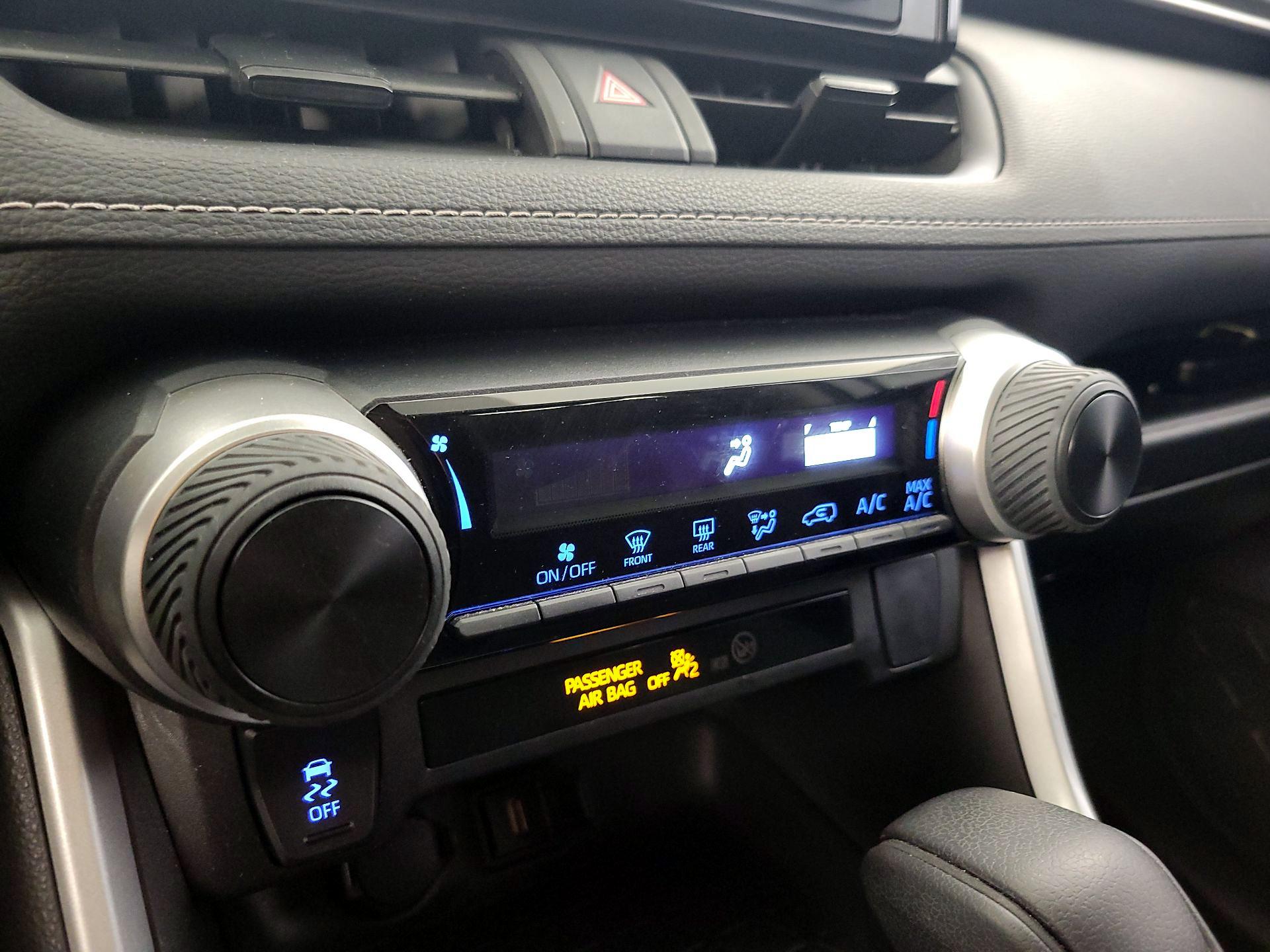 Thumbnail: 2022 Toyota RAV4 - 16