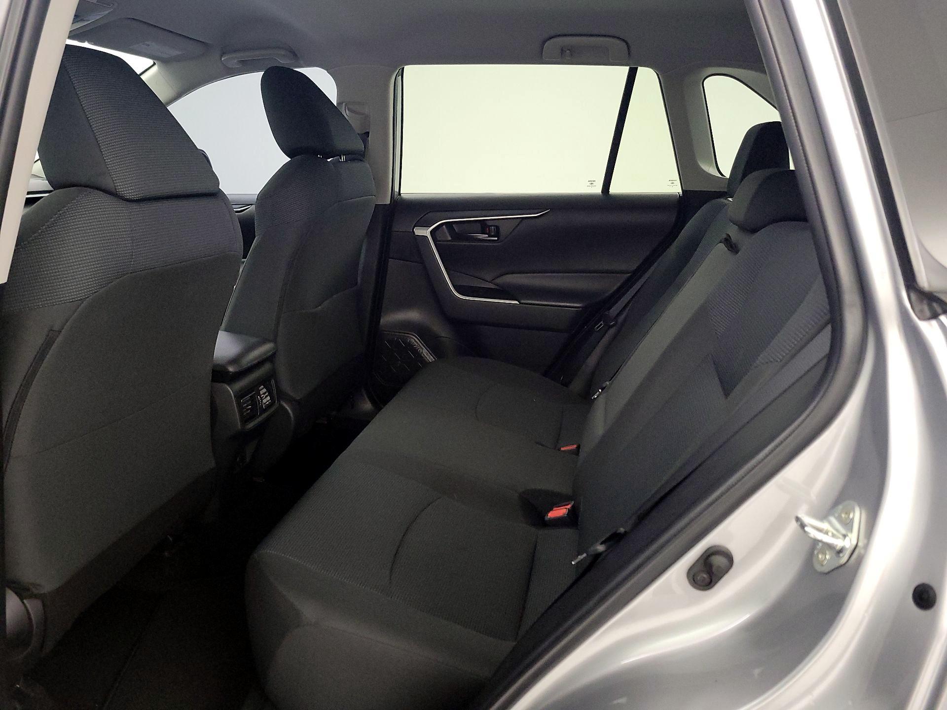 Thumbnail: 2022 Toyota RAV4 - 19