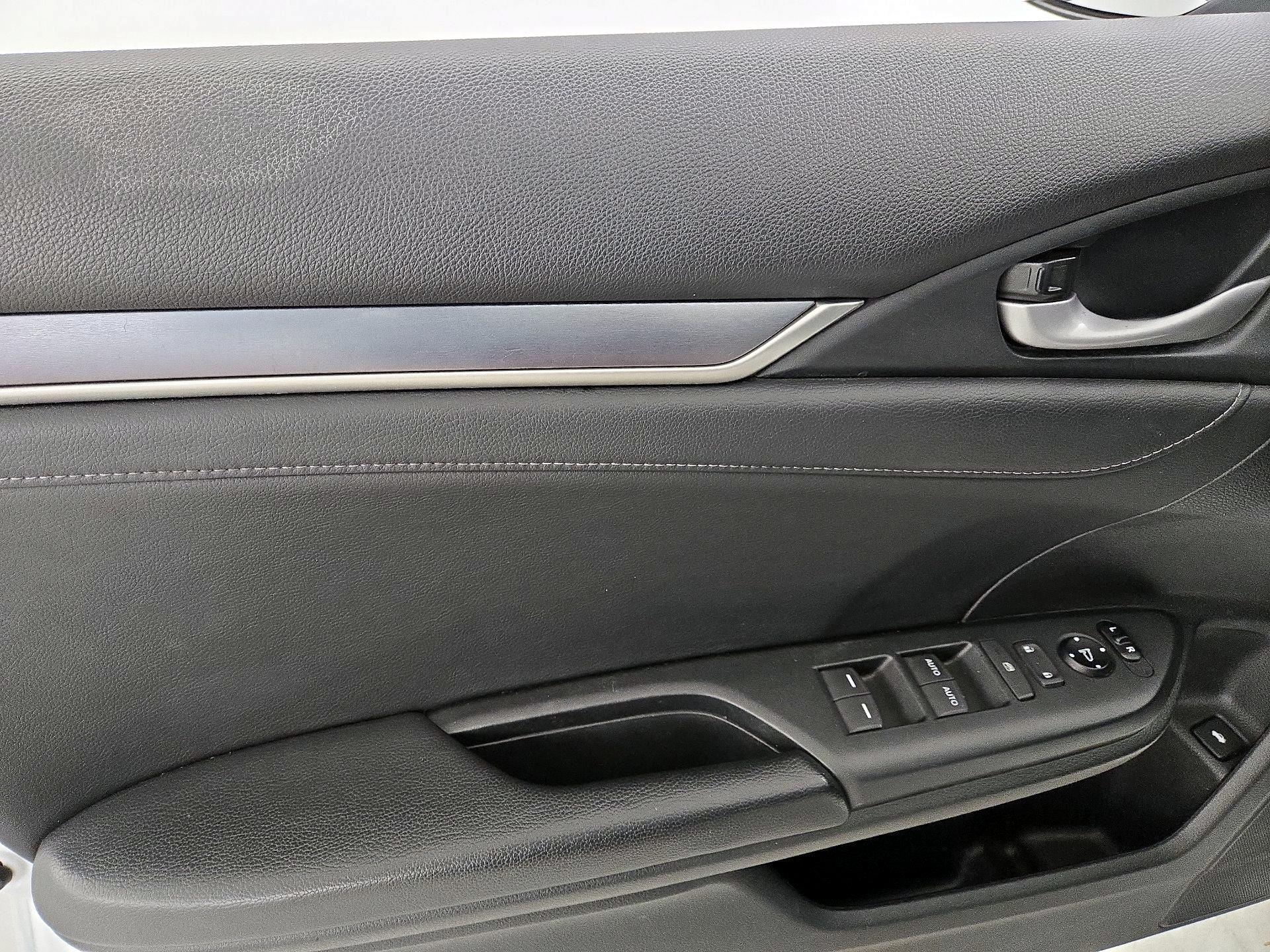 Thumbnail: 2017 Honda Civic - 12