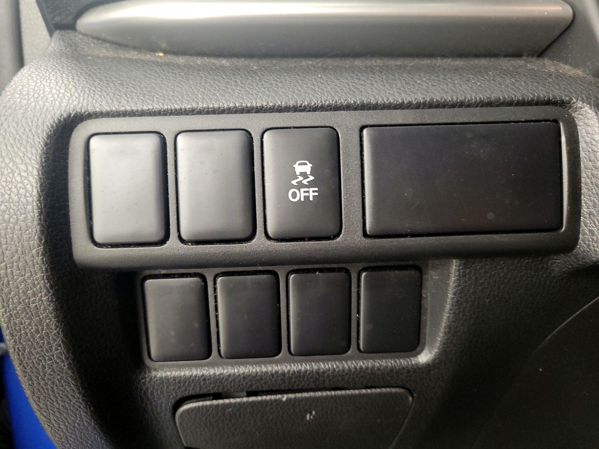 Thumbnail: 2019 Mitsubishi Eclipse Cross - 13