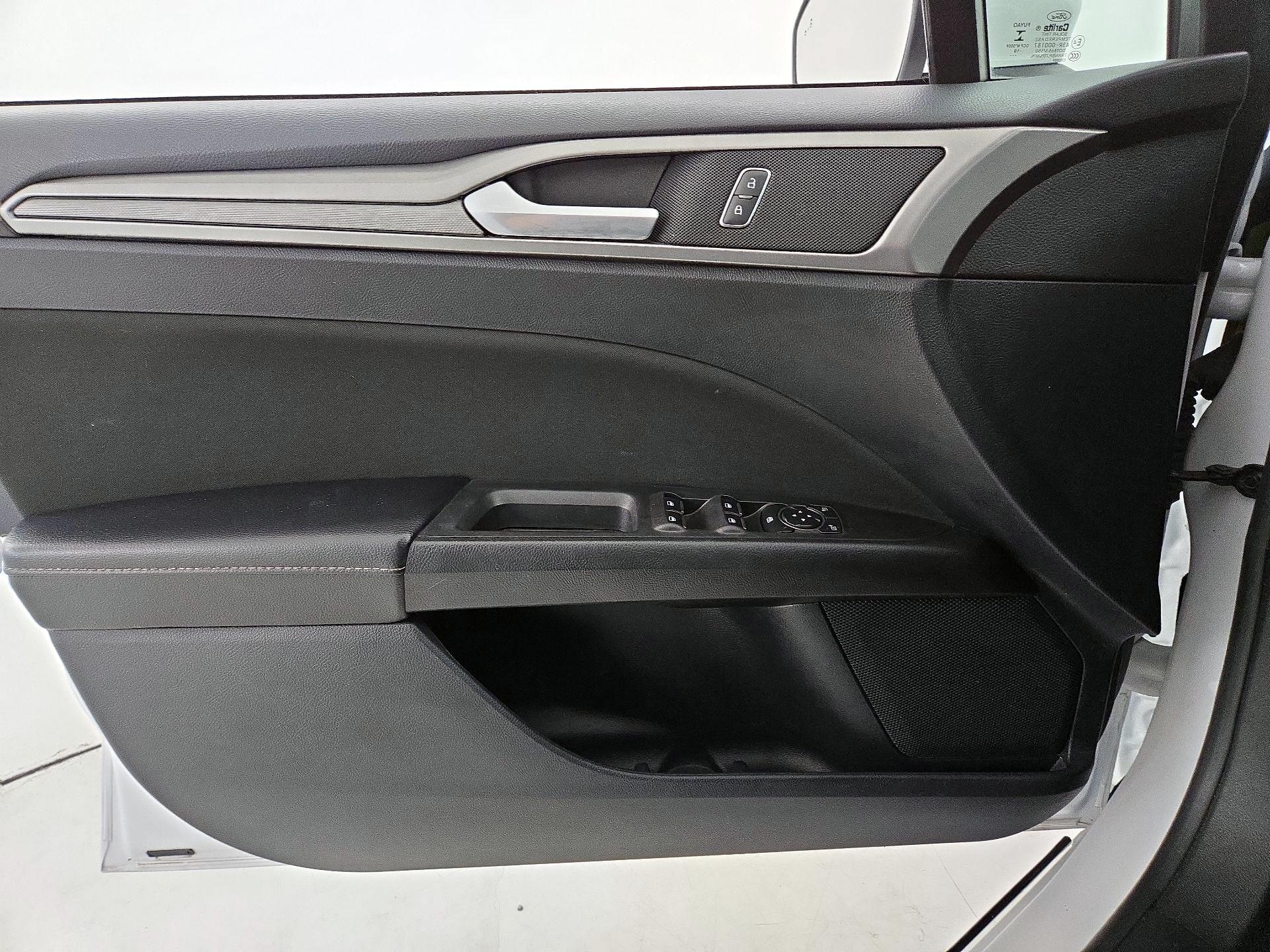 Thumbnail: 2020 Ford Fusion - 12