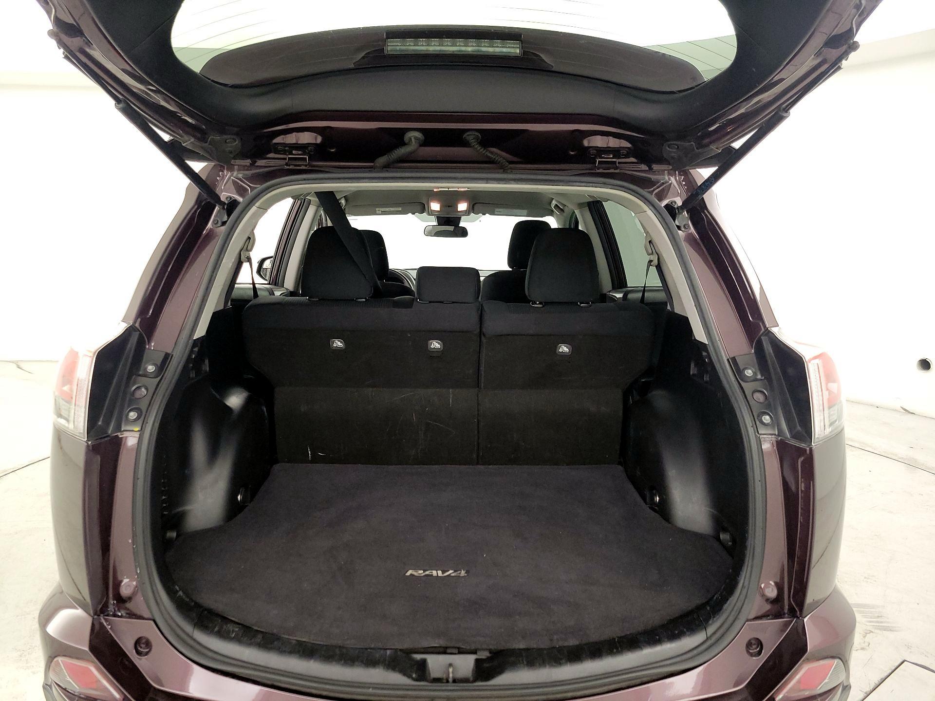 Thumbnail: 2018 Toyota RAV4 - 20