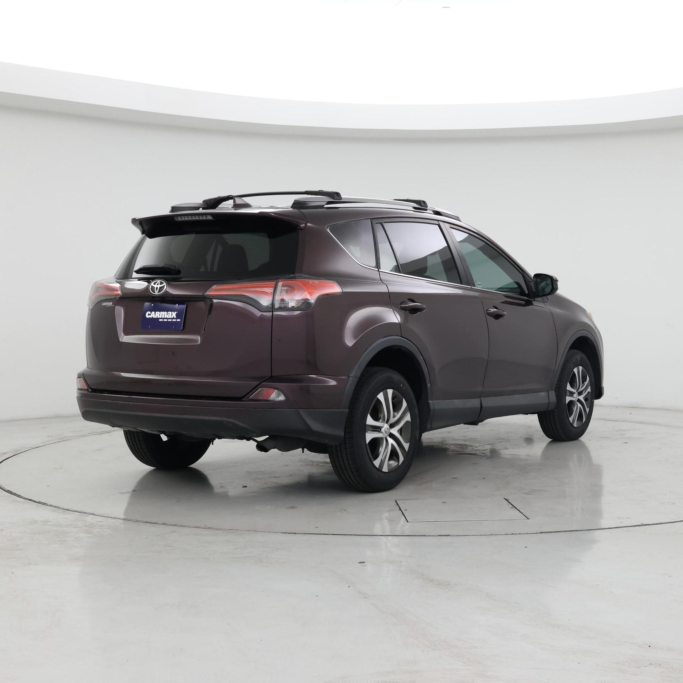 Thumbnail: 2018 Toyota RAV4 - 8