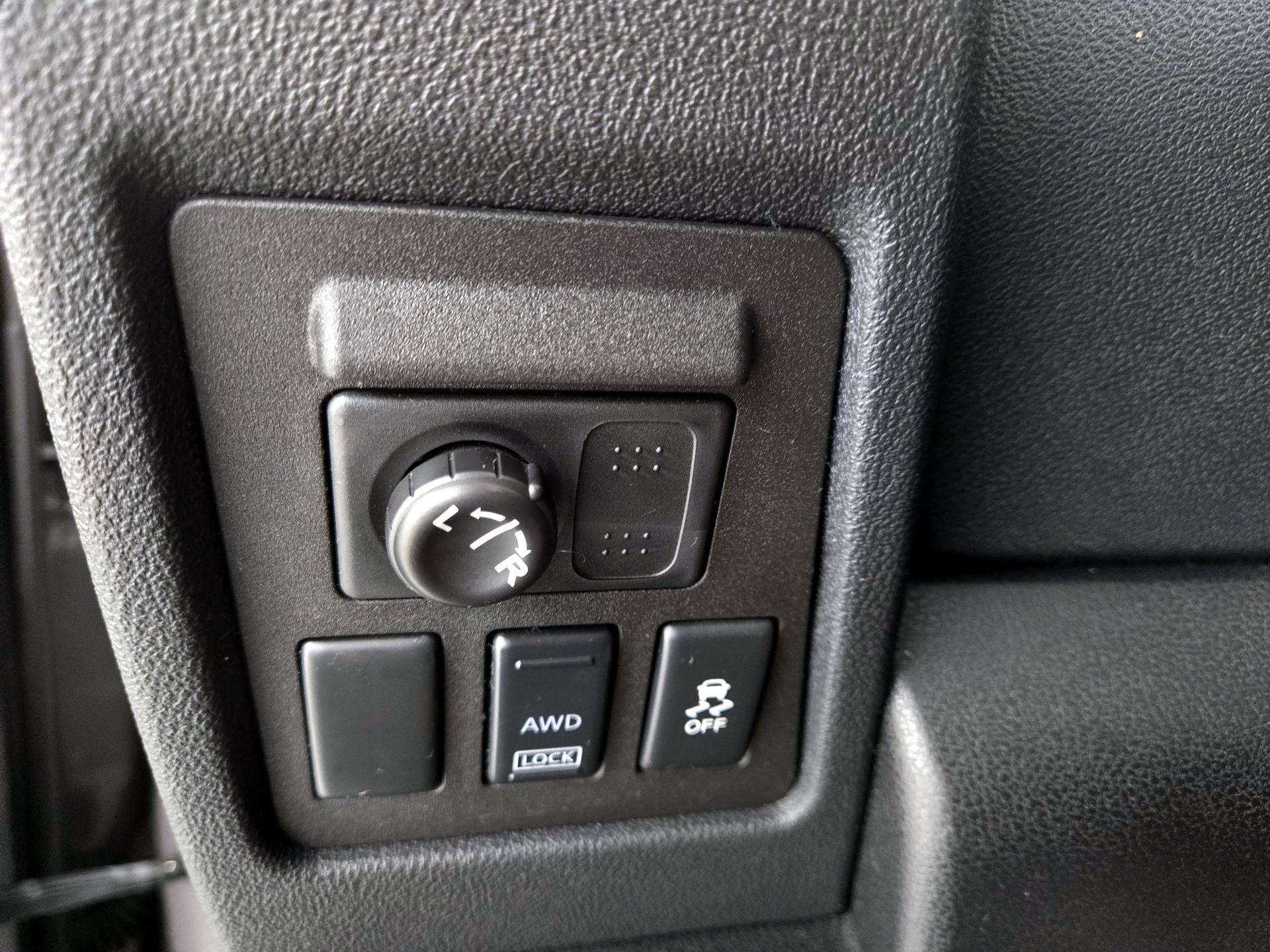 Thumbnail: 2014 Nissan Rogue - 13