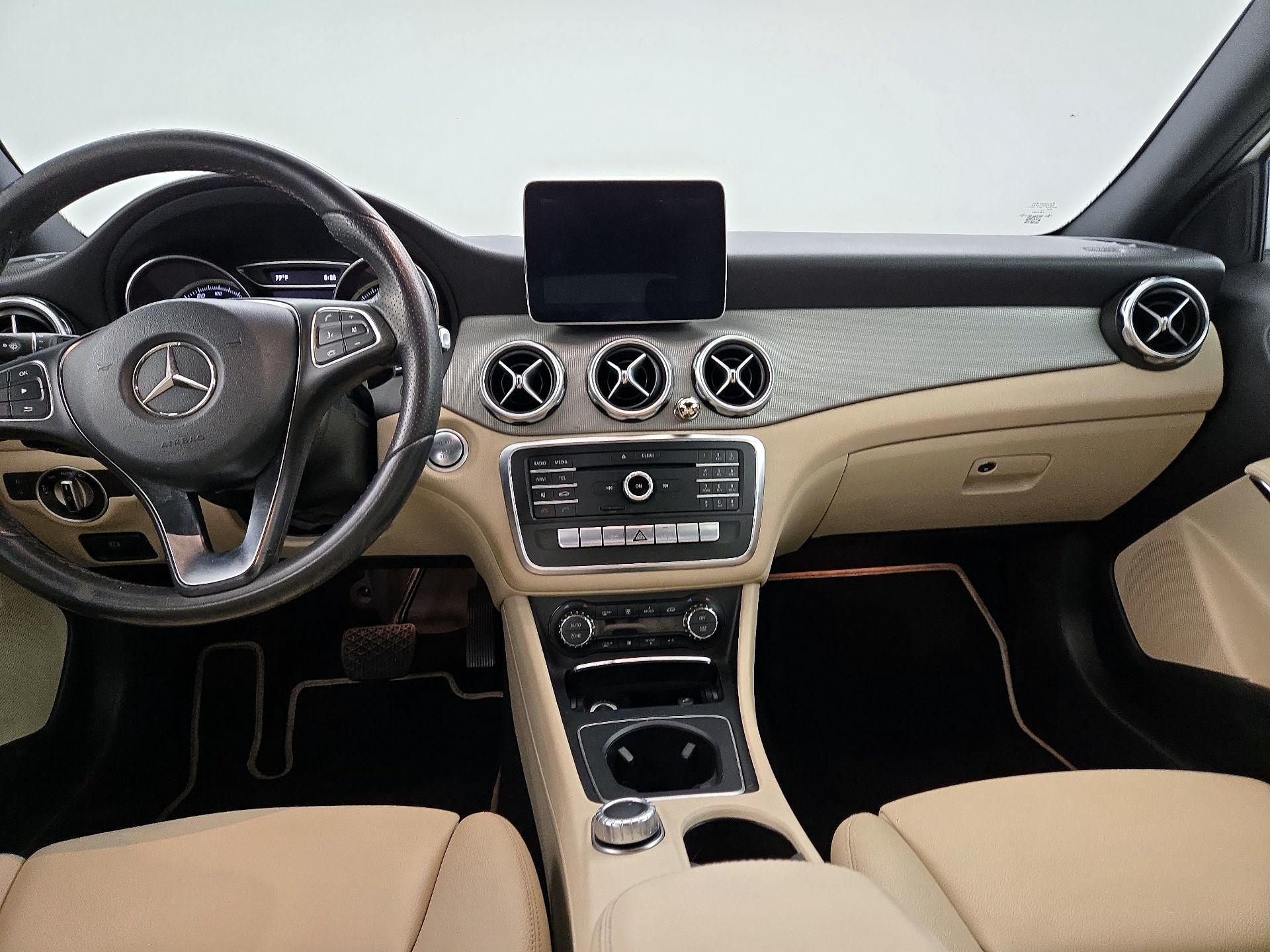Thumbnail: 2018 Mercedes-Benz GLA - 9