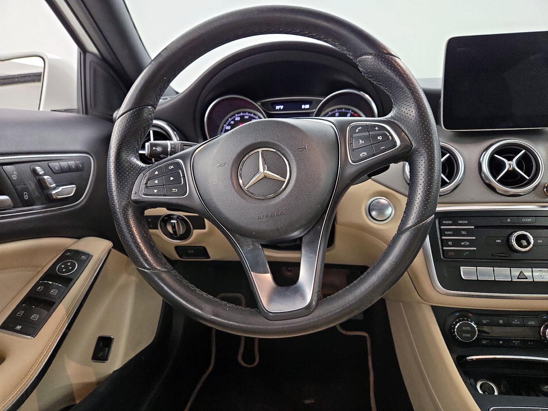 Thumbnail: 2018 Mercedes-Benz GLA - 10