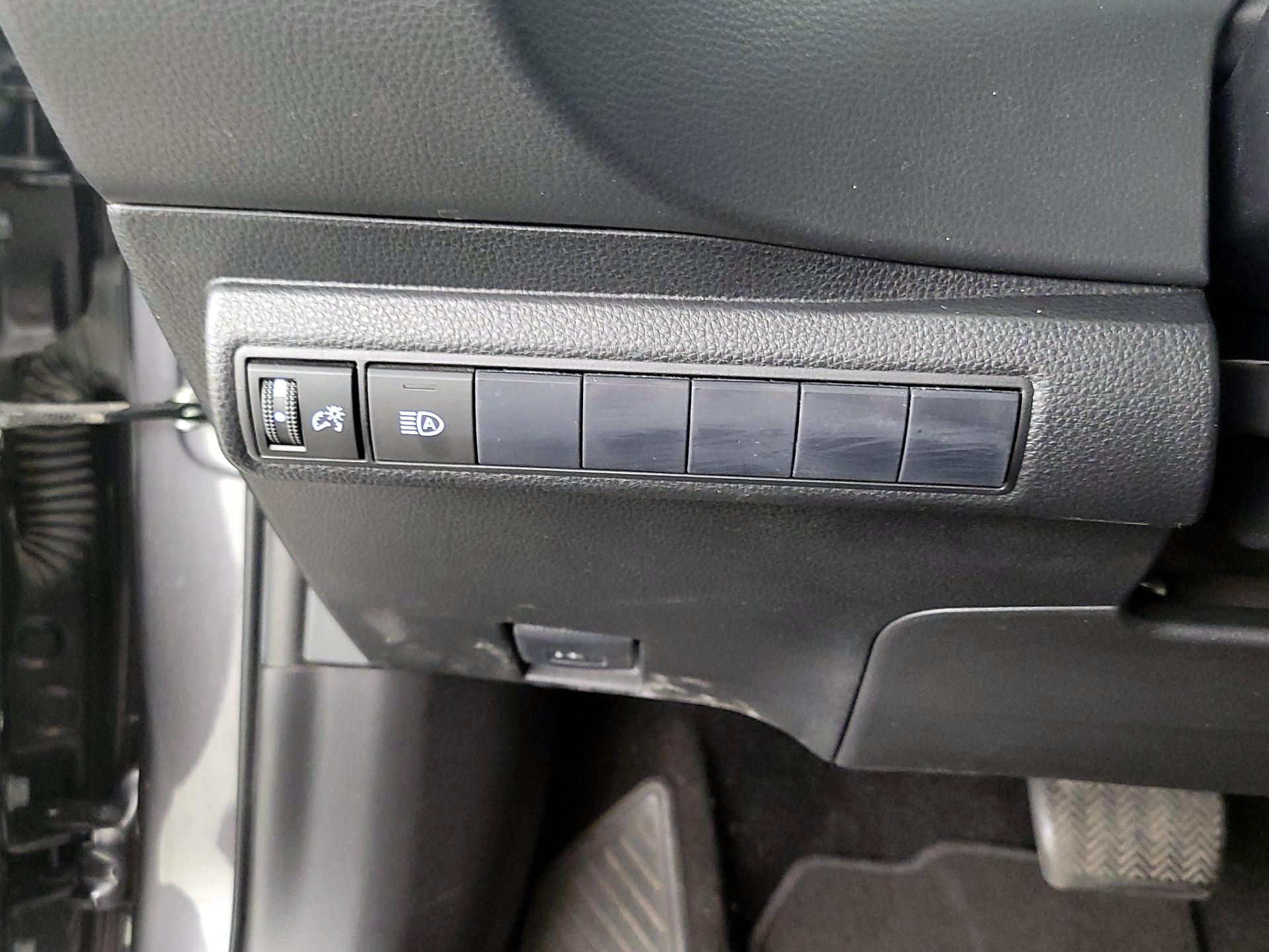 Thumbnail: 2021 Toyota Corolla - 13