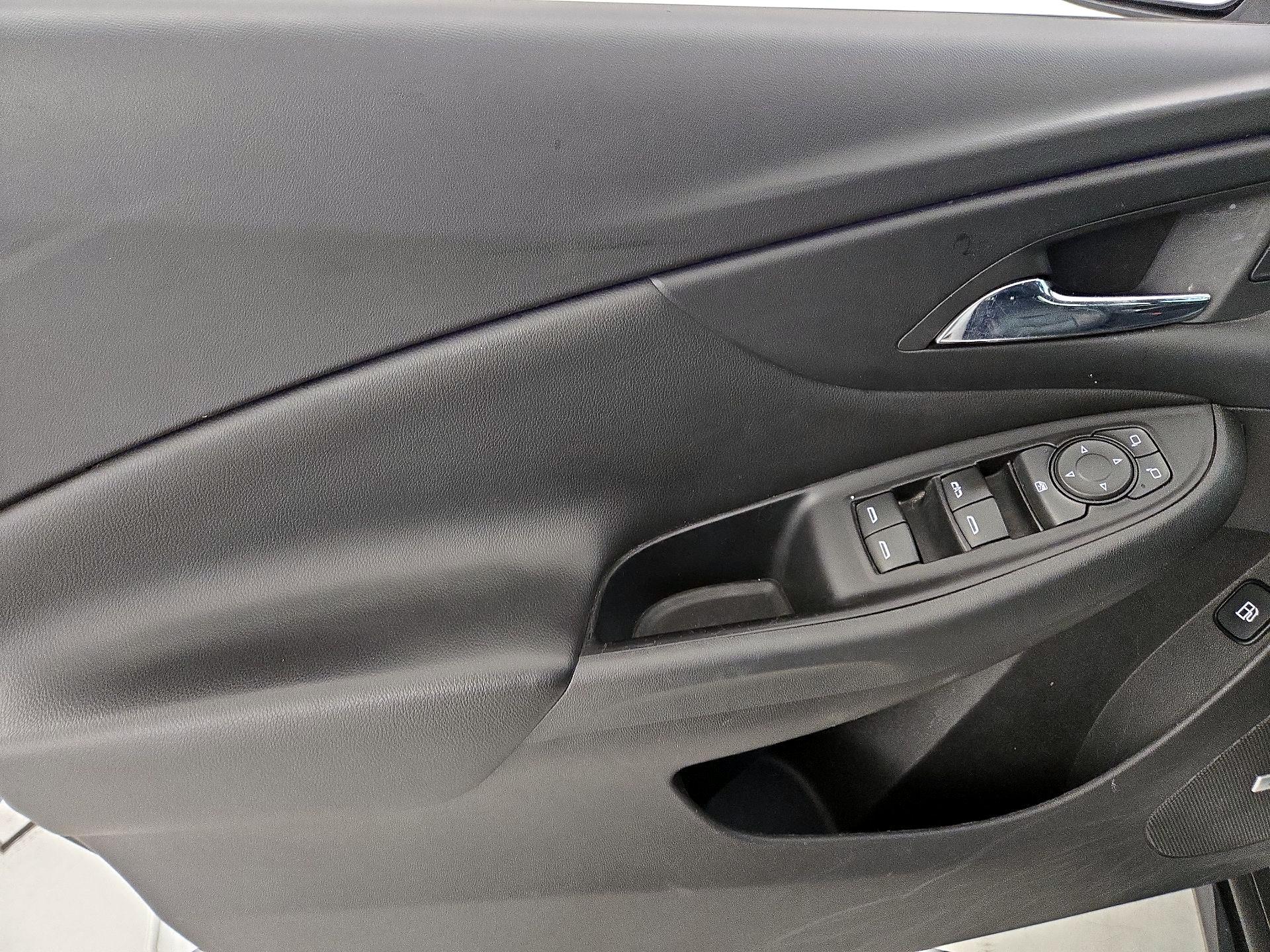 Thumbnail: 2017 Chevrolet Volt - 12